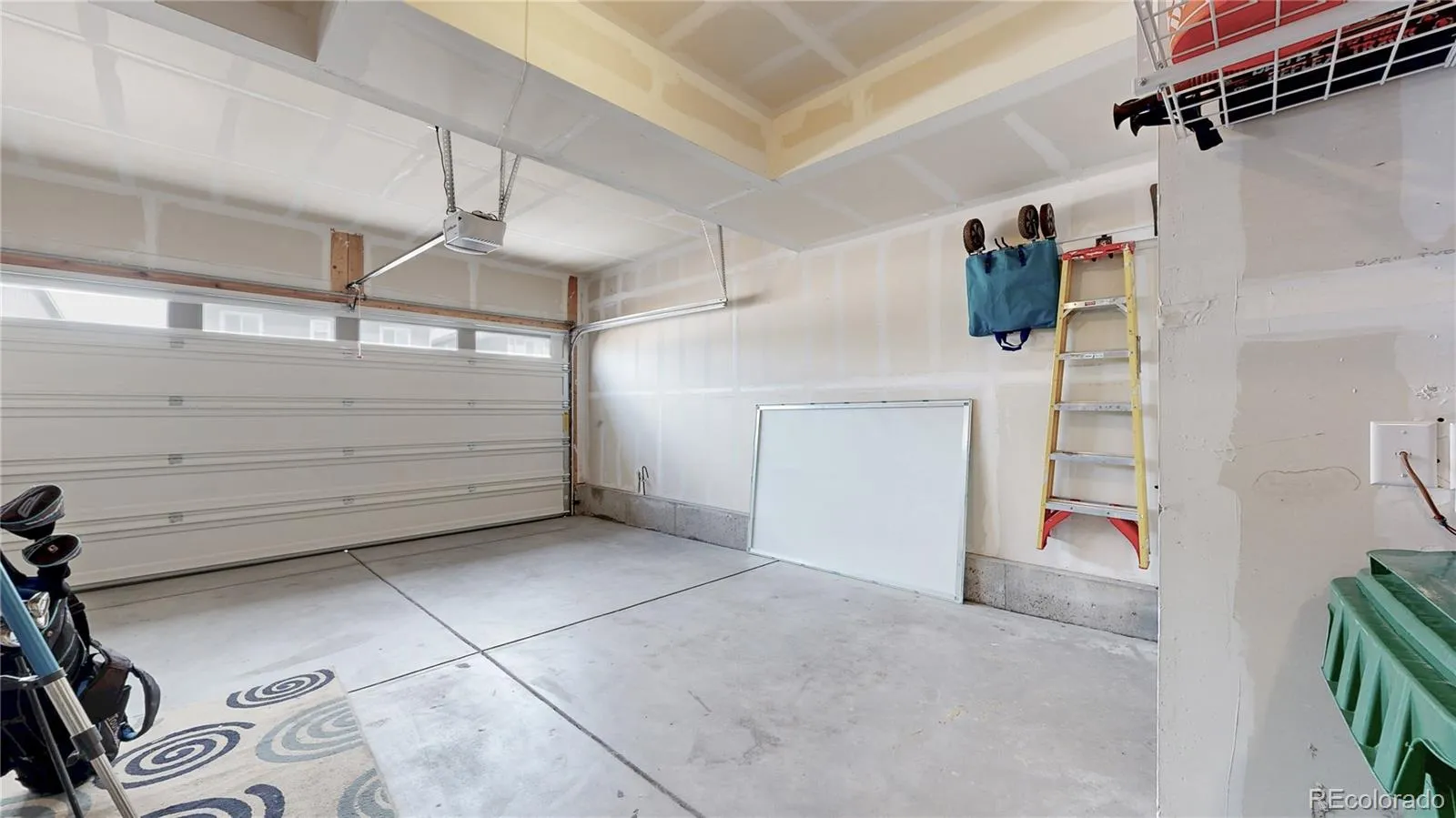 Parker, Colorado 80138, United States, 4 Bedrooms Bedrooms, ,2 BathroomsBathrooms,Residential,Active,202632