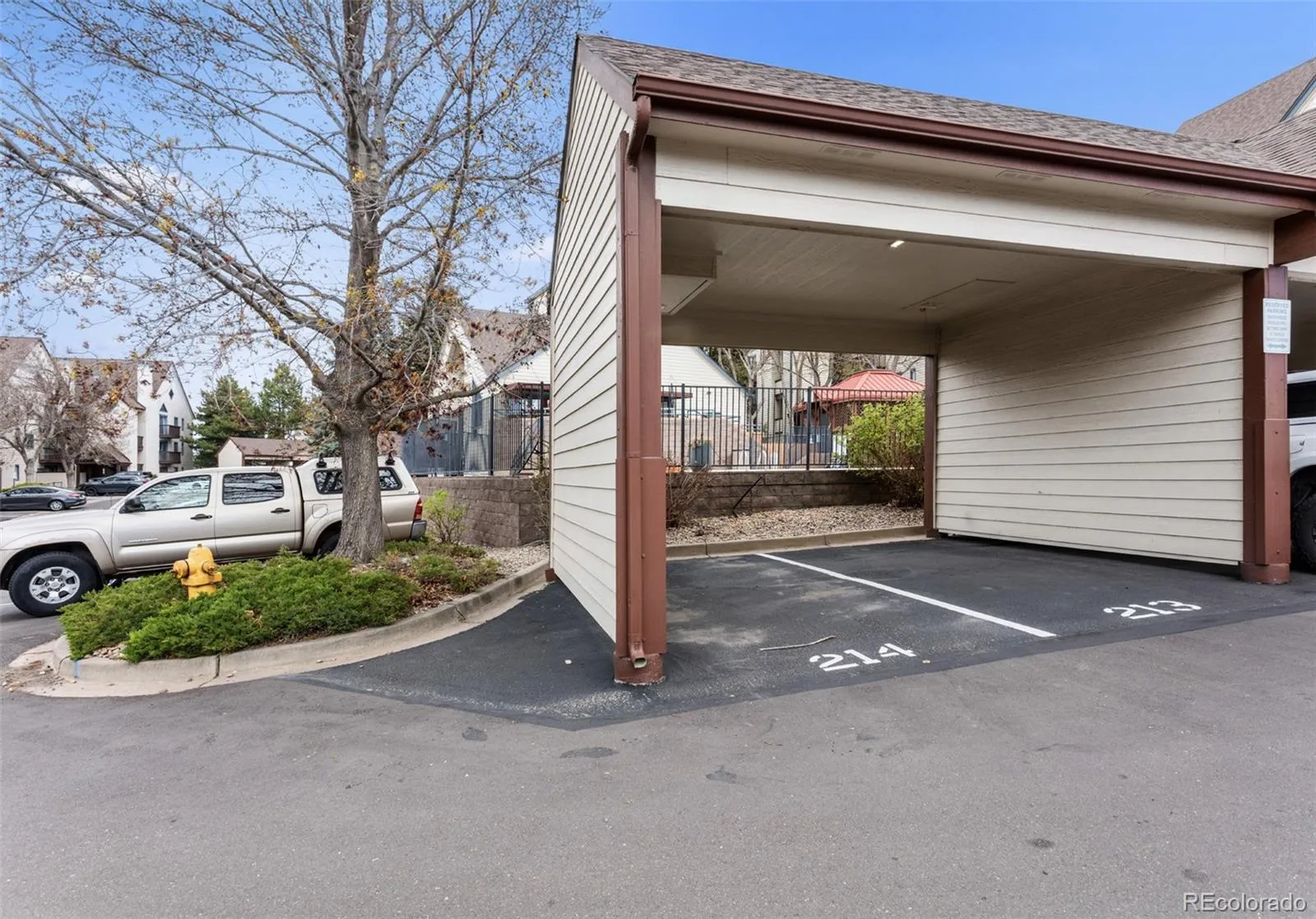 Greenwood Village, Colorado 80111, United States, 2 Bedrooms Bedrooms, ,2 BathroomsBathrooms,Residential,Pending,121581