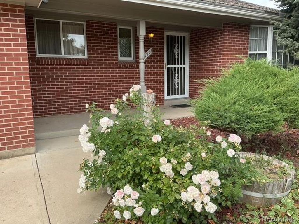 Photo of 3701 S Harlan Street, Denver, CO 80235 (MLS # 4225570)