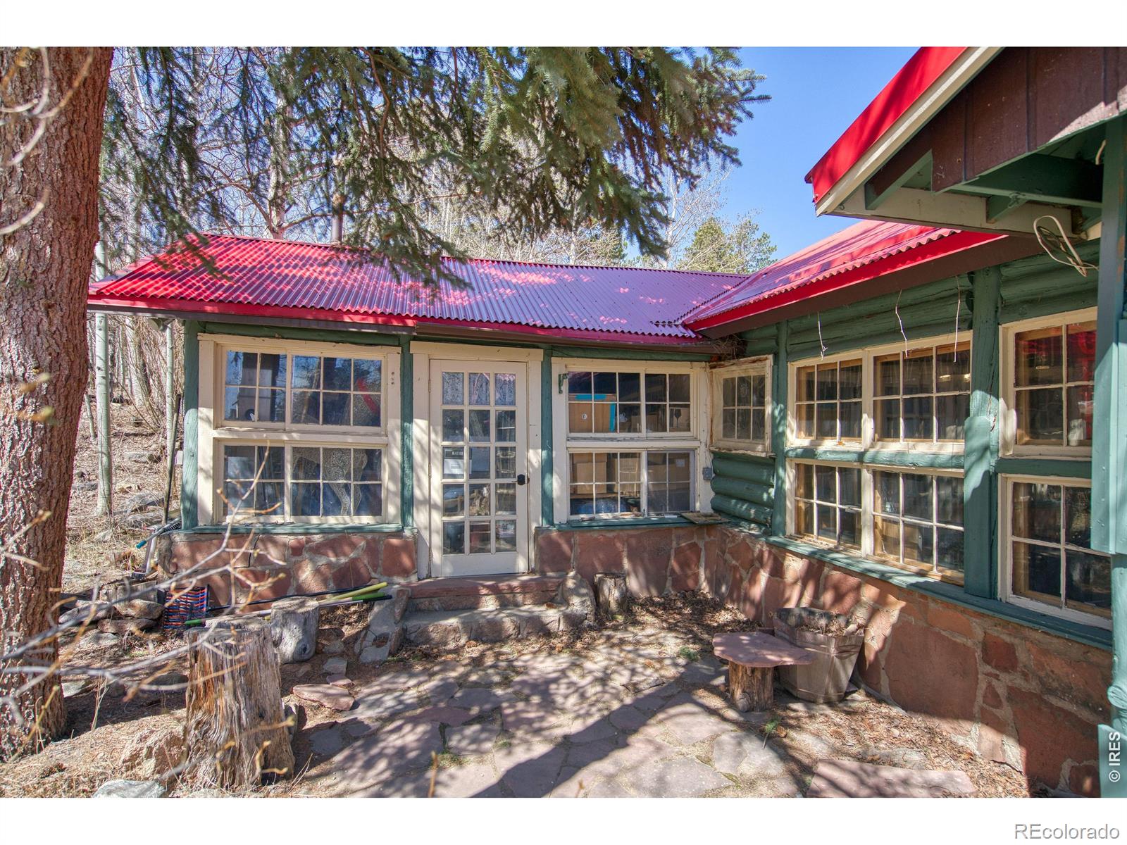 357 Highway 7 Business