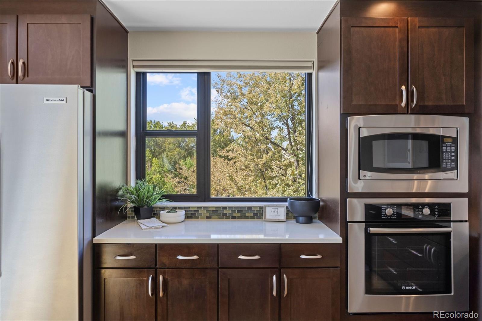 360 S Lafayette Street 401