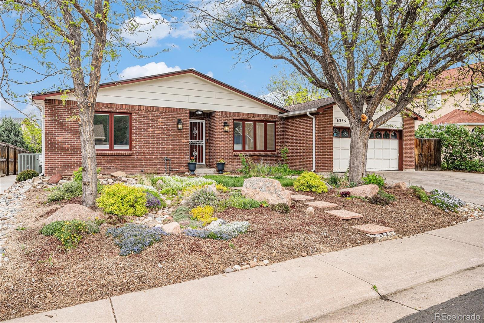 6235 W Floyd Avenue