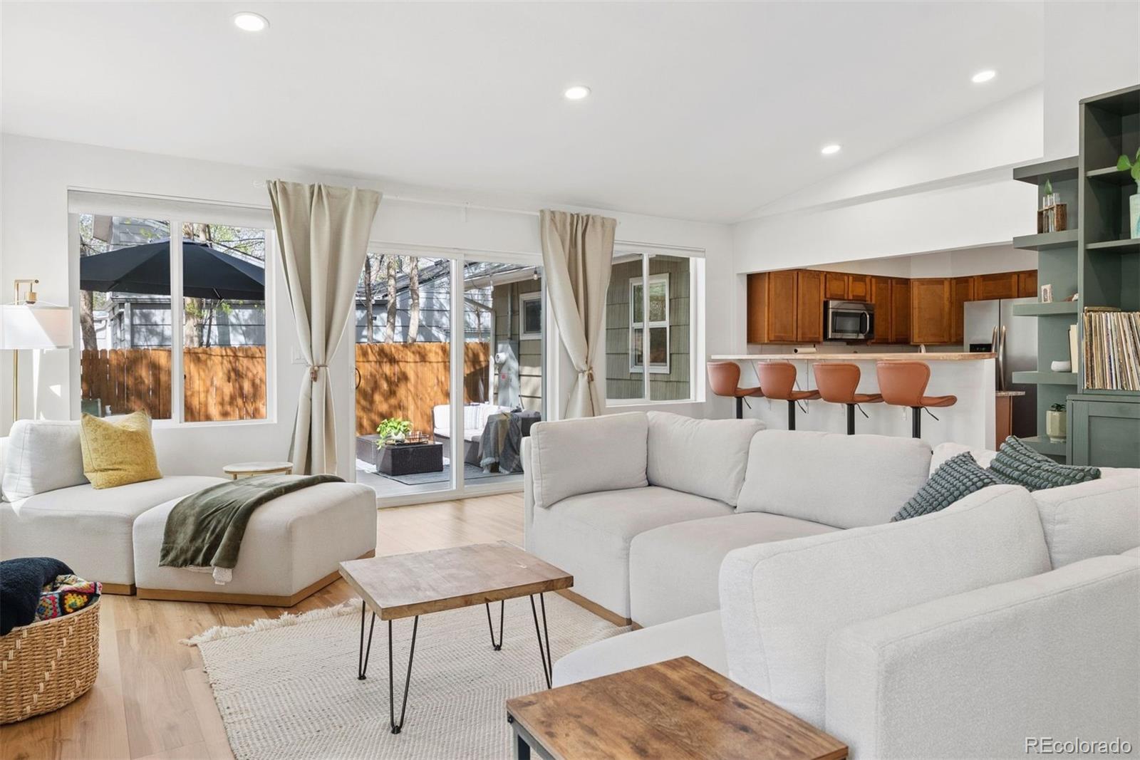 3910 E Jerome Avenue