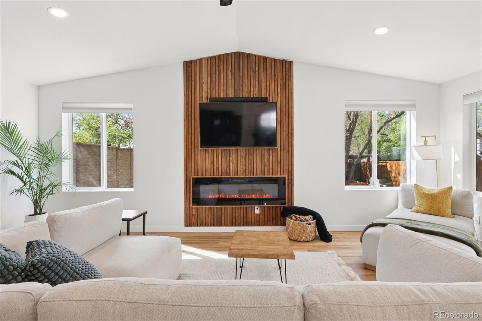 3910 E Jerome Avenue