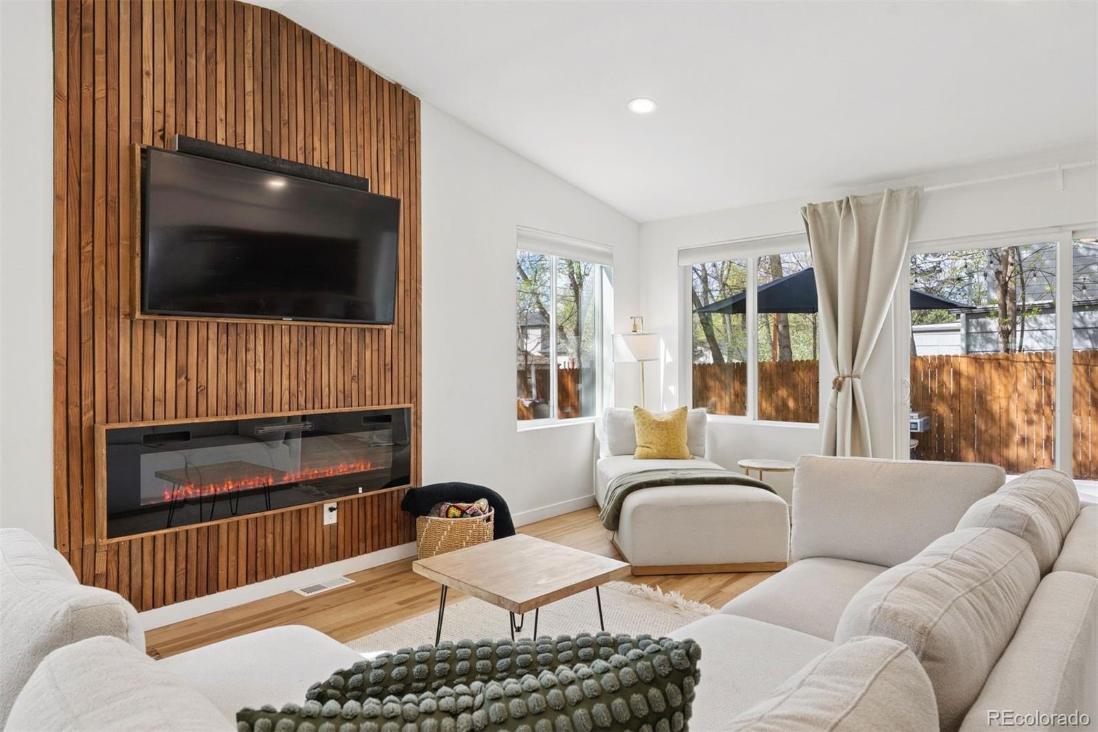 3910 E Jerome Avenue