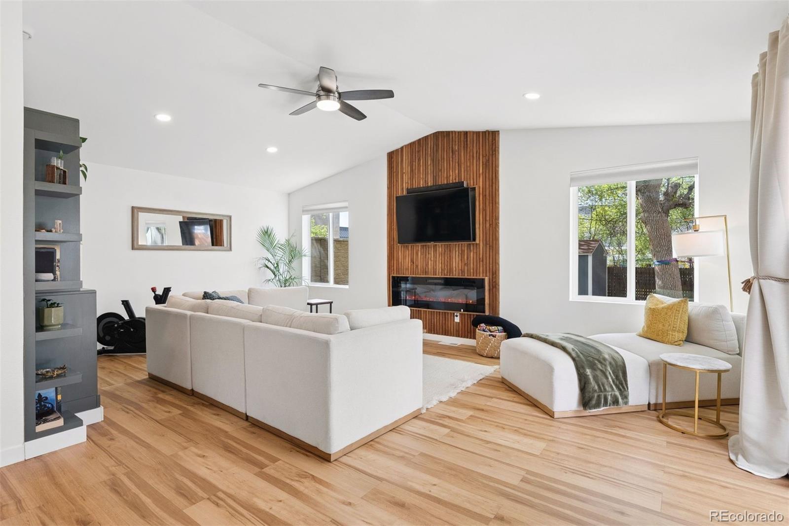 3910 E Jerome Avenue