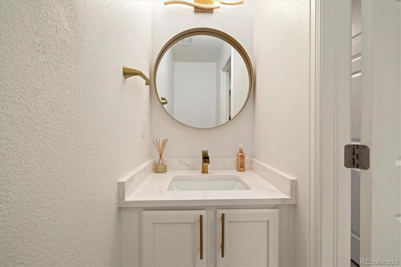 Commerce City, Colorado 80022, United States, 4 Bedrooms Bedrooms, ,3 BathroomsBathrooms,Residential,Active,173520