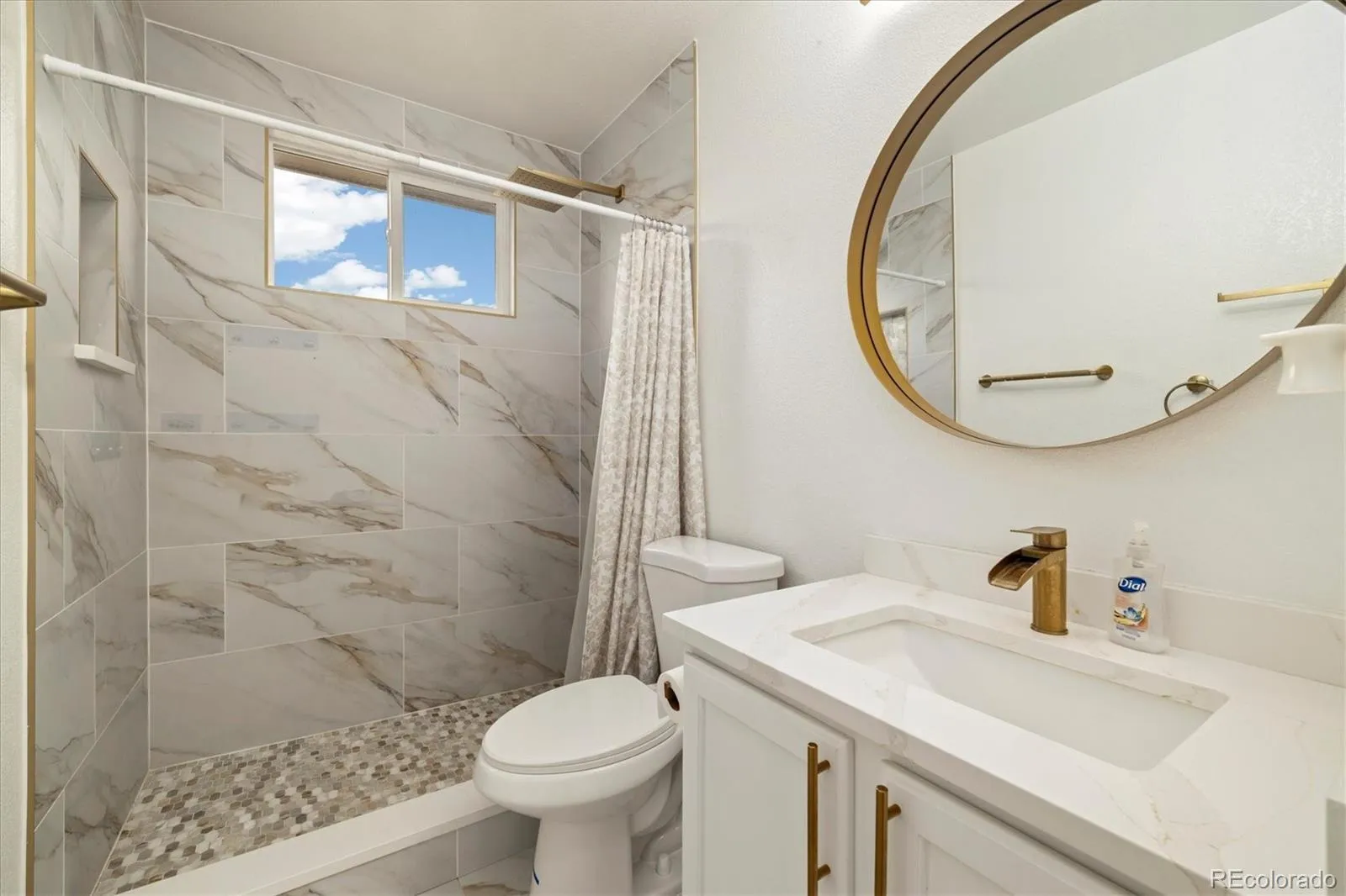 Commerce City, Colorado 80022, United States, 4 Bedrooms Bedrooms, ,3 BathroomsBathrooms,Residential,Active,173520