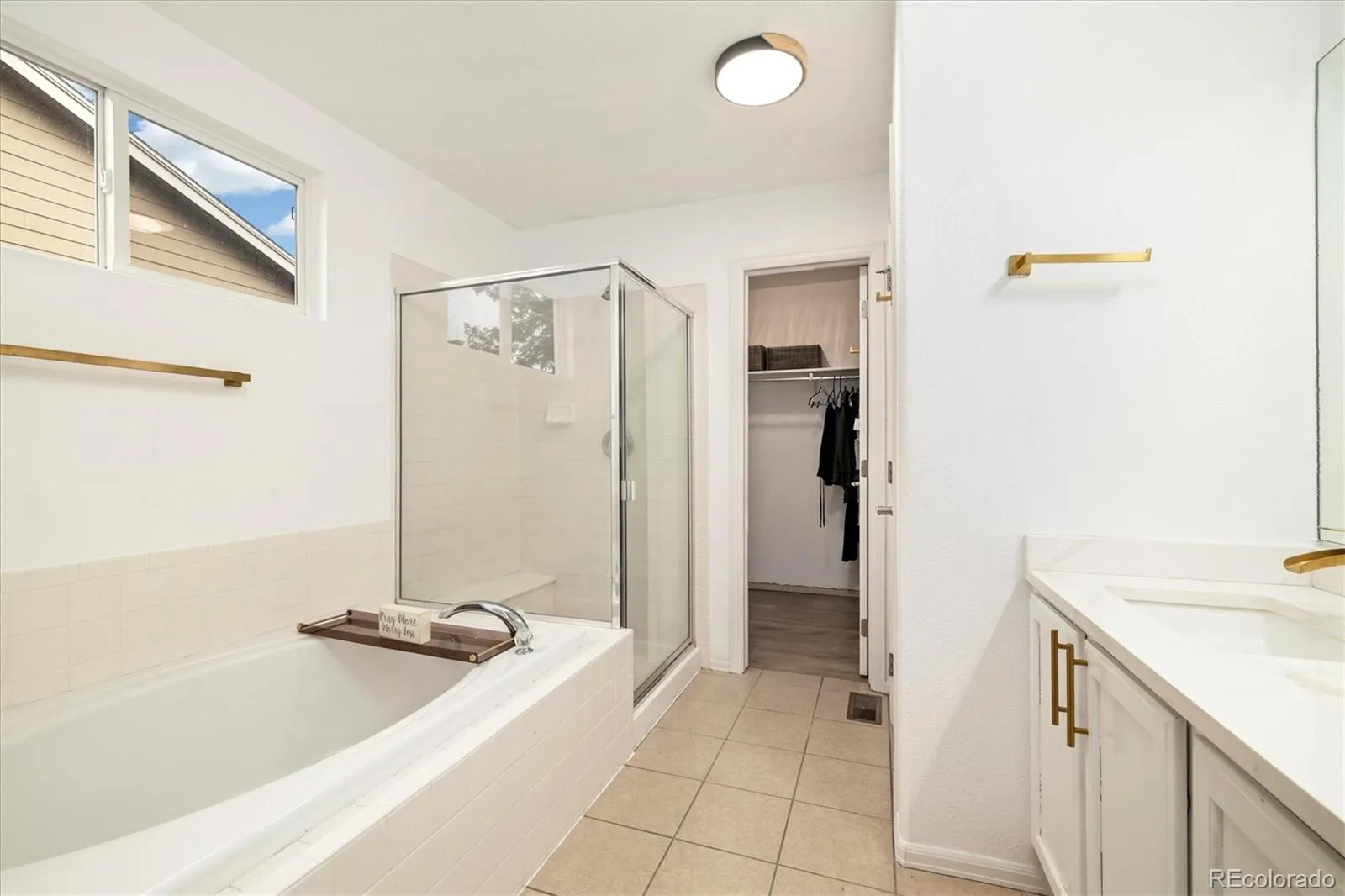 Commerce City, Colorado 80022, United States, 4 Bedrooms Bedrooms, ,3 BathroomsBathrooms,Residential,Active,173520