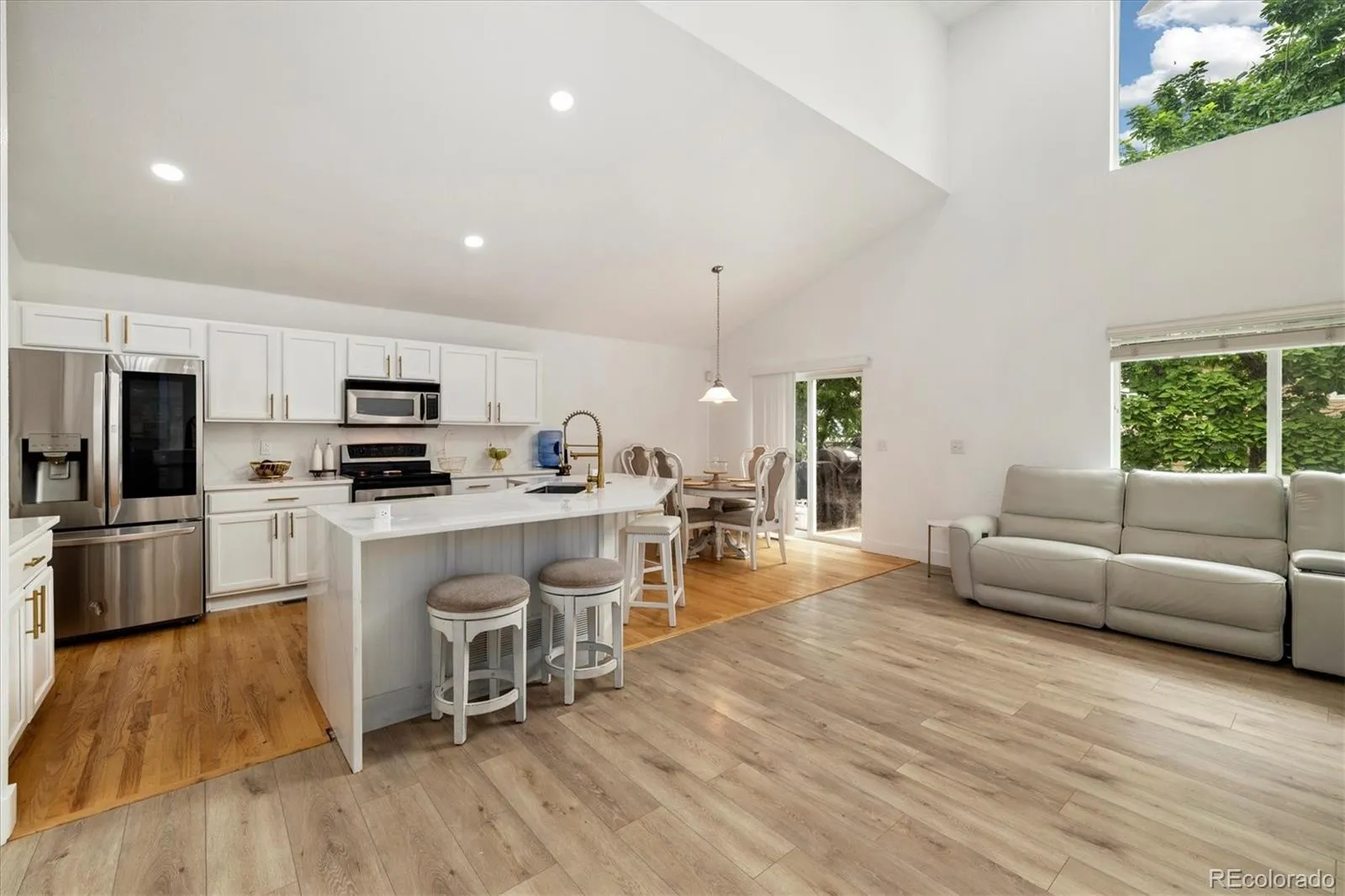 Commerce City, Colorado 80022, United States, 4 Bedrooms Bedrooms, ,3 BathroomsBathrooms,Residential,Active,173520