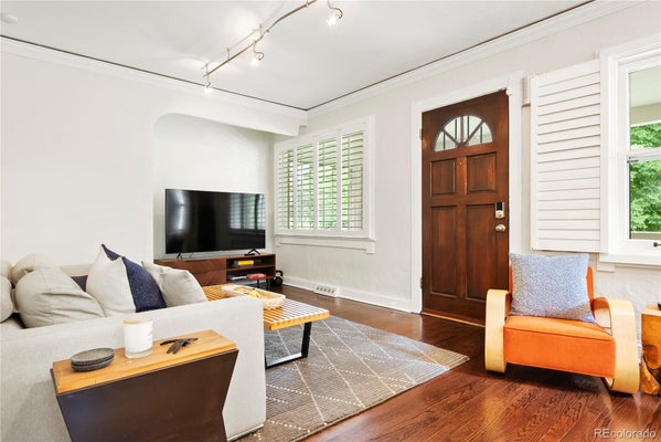 825 S GAYLORD ST, DENVER, CO 80209 - Image c4f5c84d963e5c1b6b19bf5f77ded3ff/4144921216
