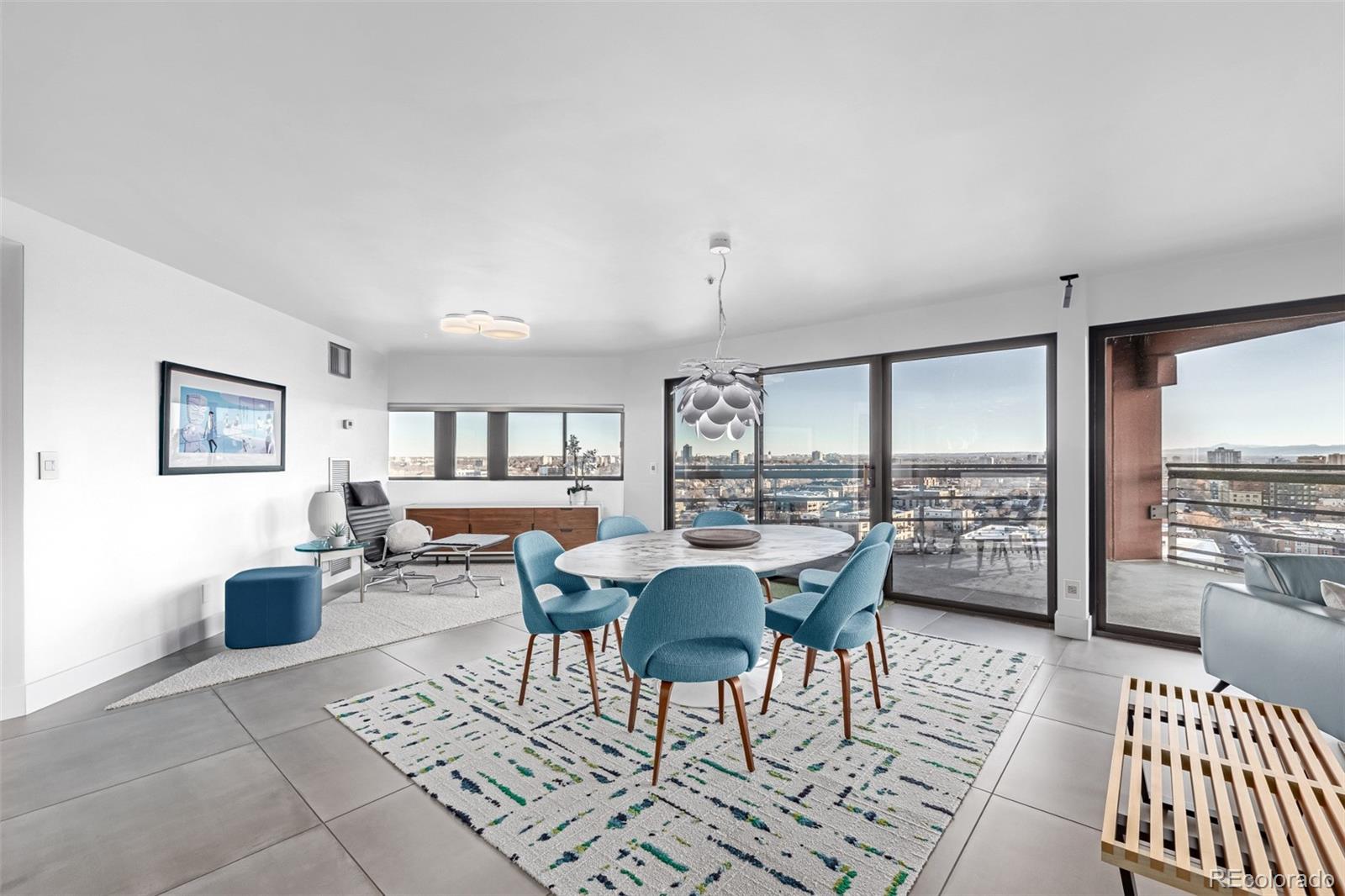 100 Park Avenue W 1606