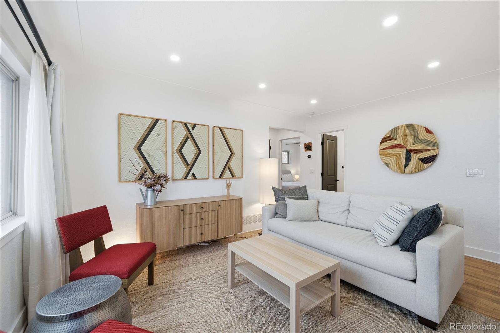 4702 S Lincoln Street