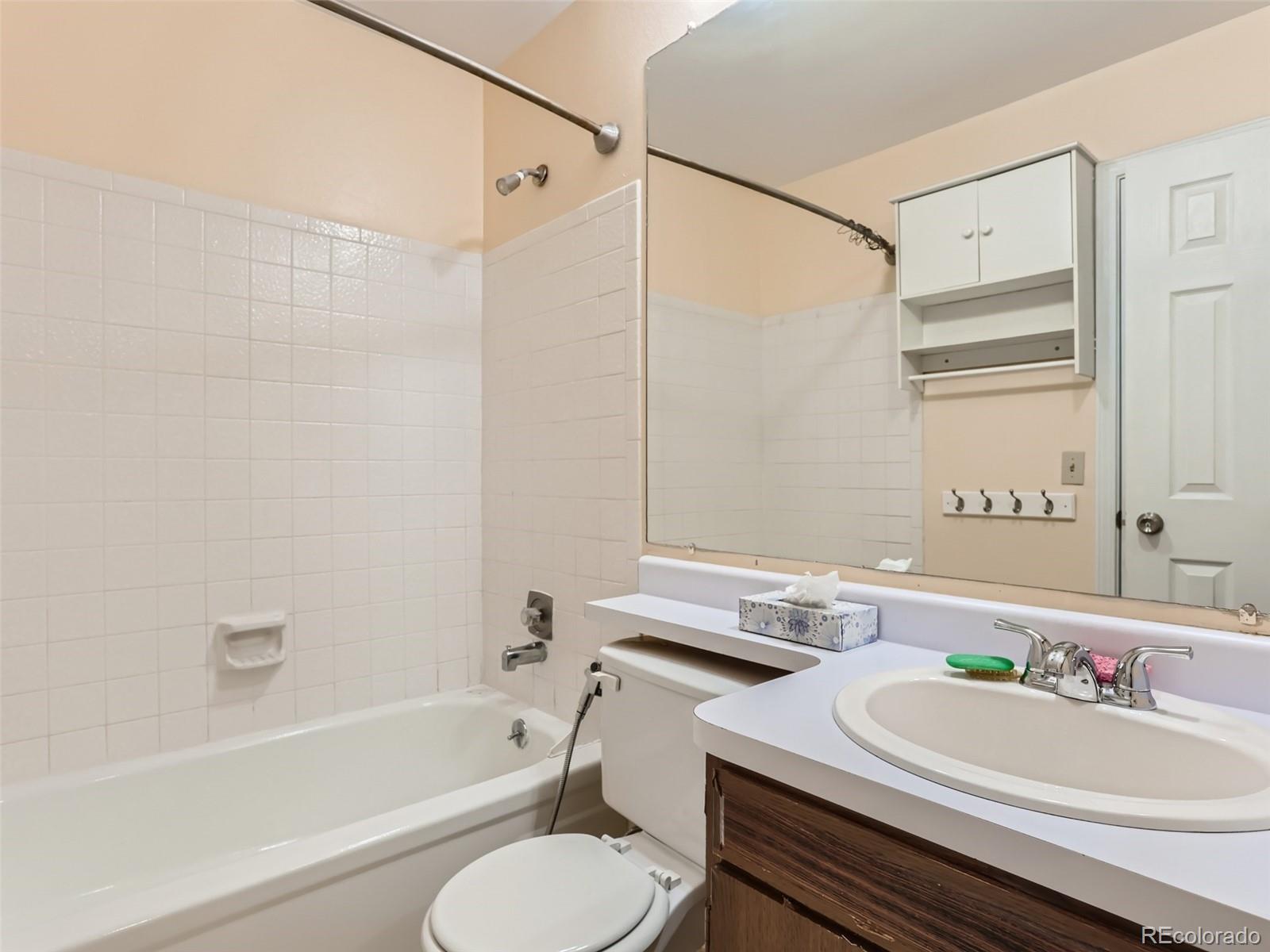 Photo 18 of 28 of 2283 S Jasper Way B multi-family property