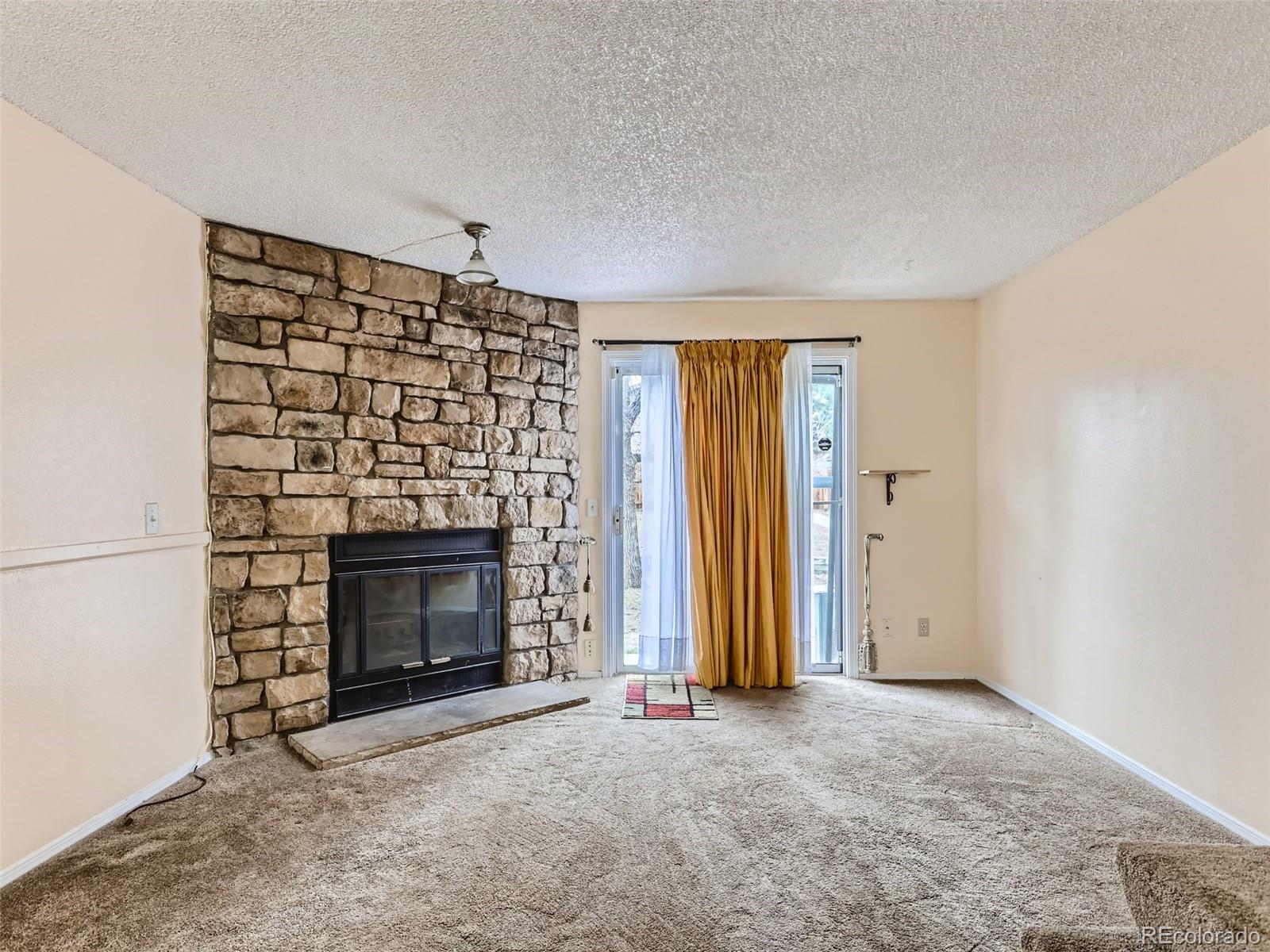 Photo 6 of 28 of 2283 S Jasper Way B multi-family property