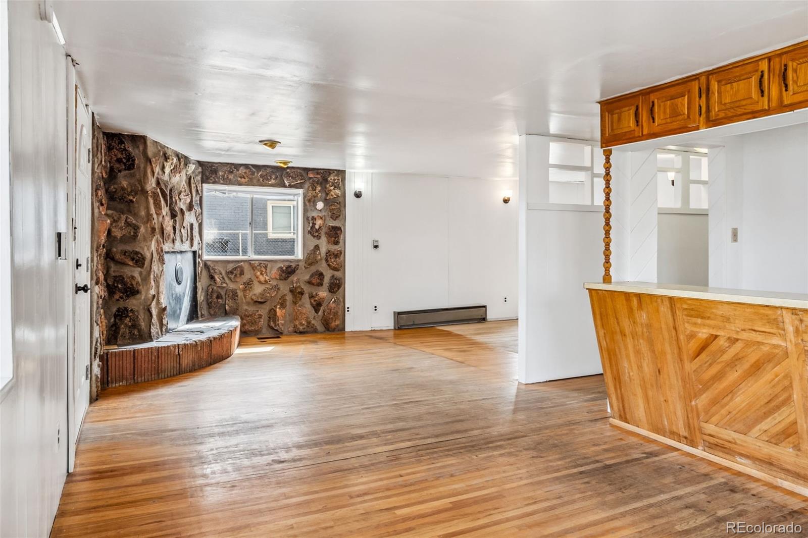 129 W 6th Street
