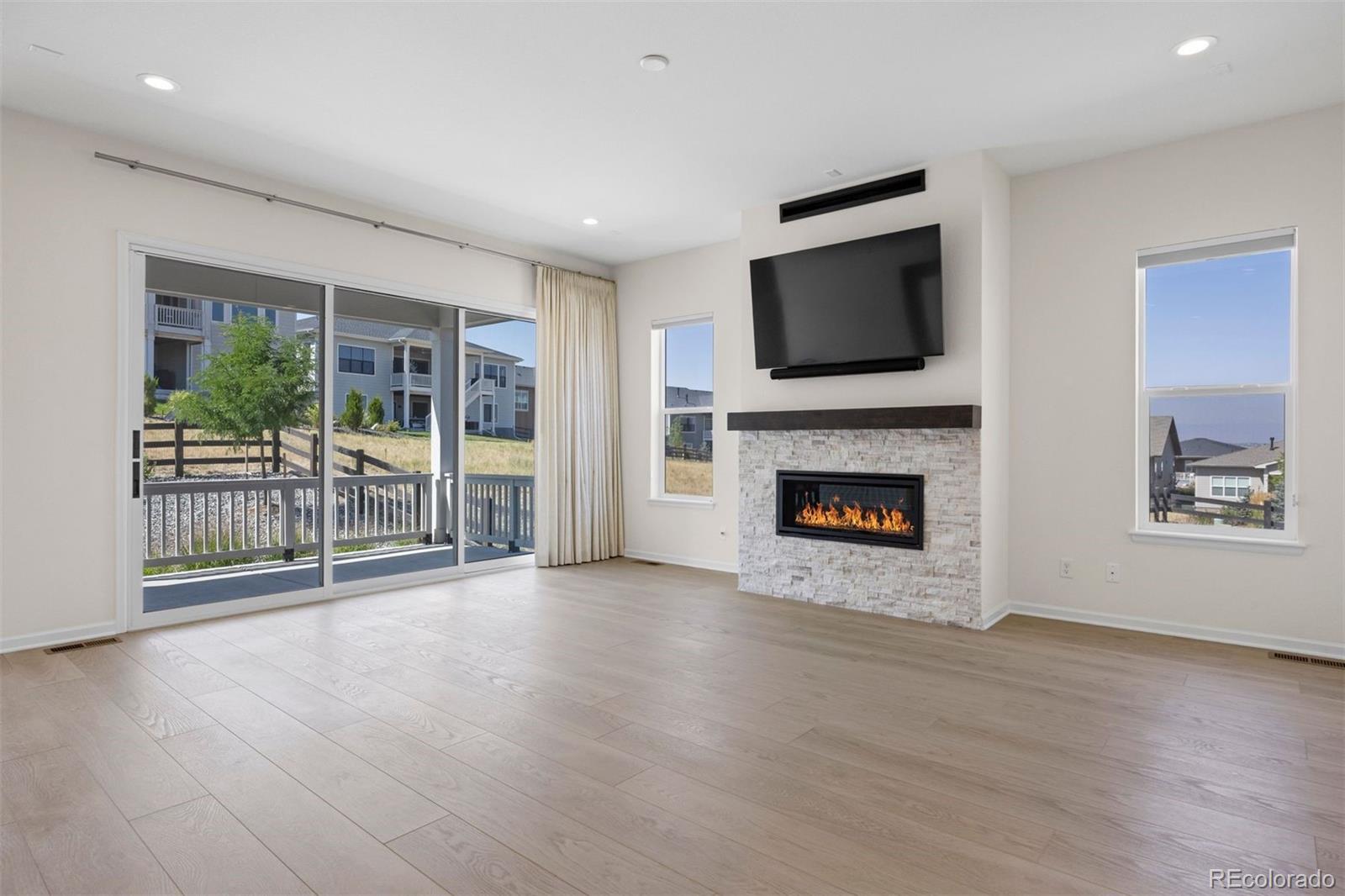 820 Bahia Point