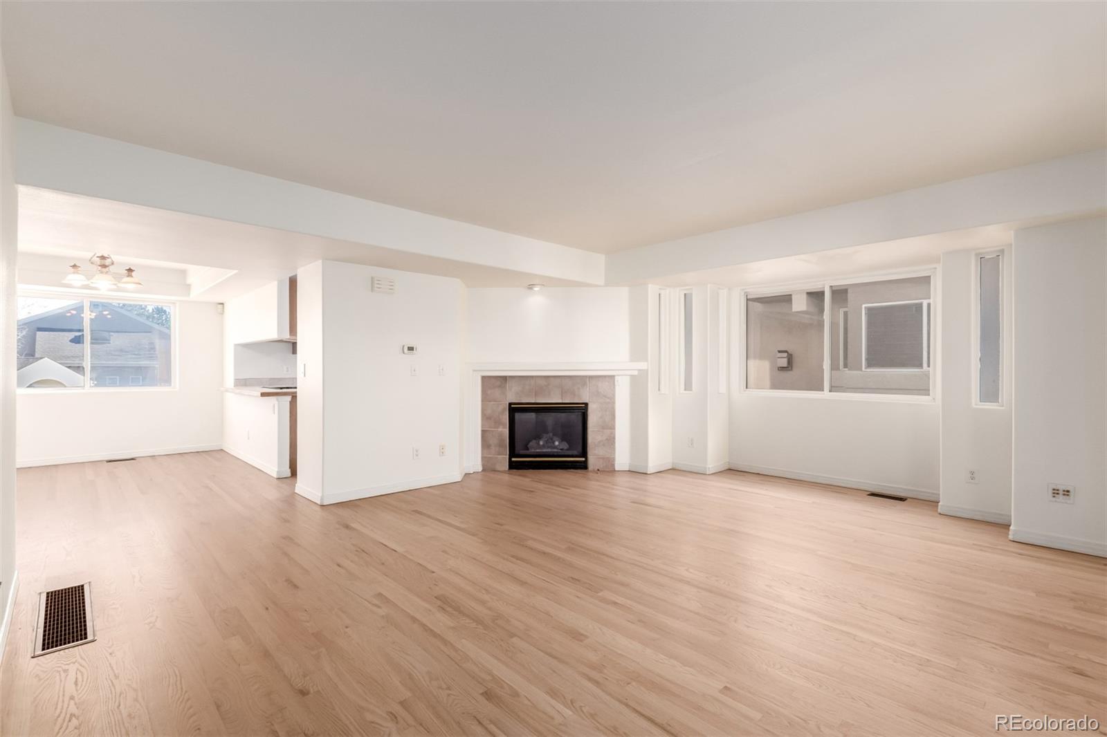 4521 E Kentucky Circle