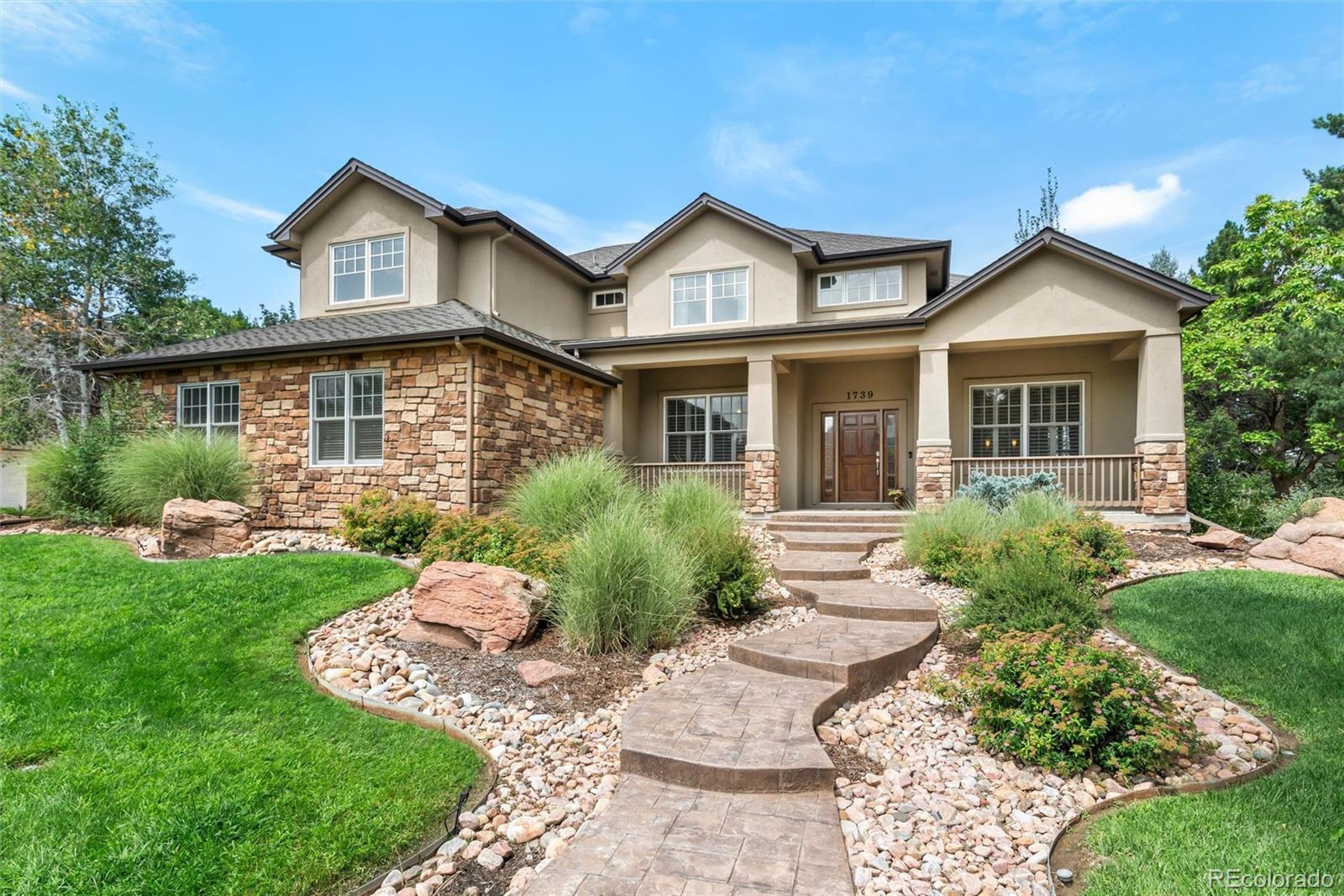 1739 Redwing Lane