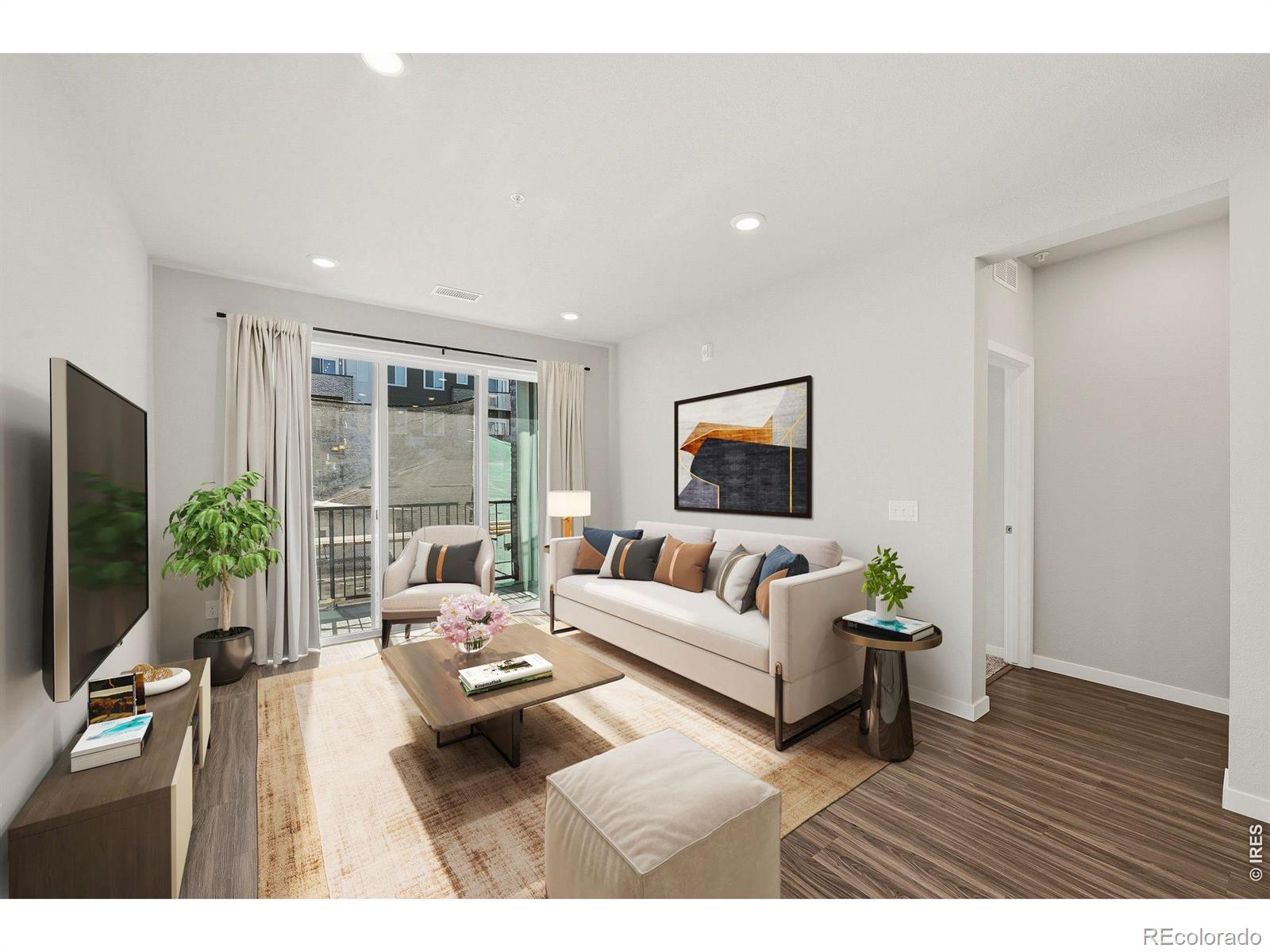420 E Fremont Place 206