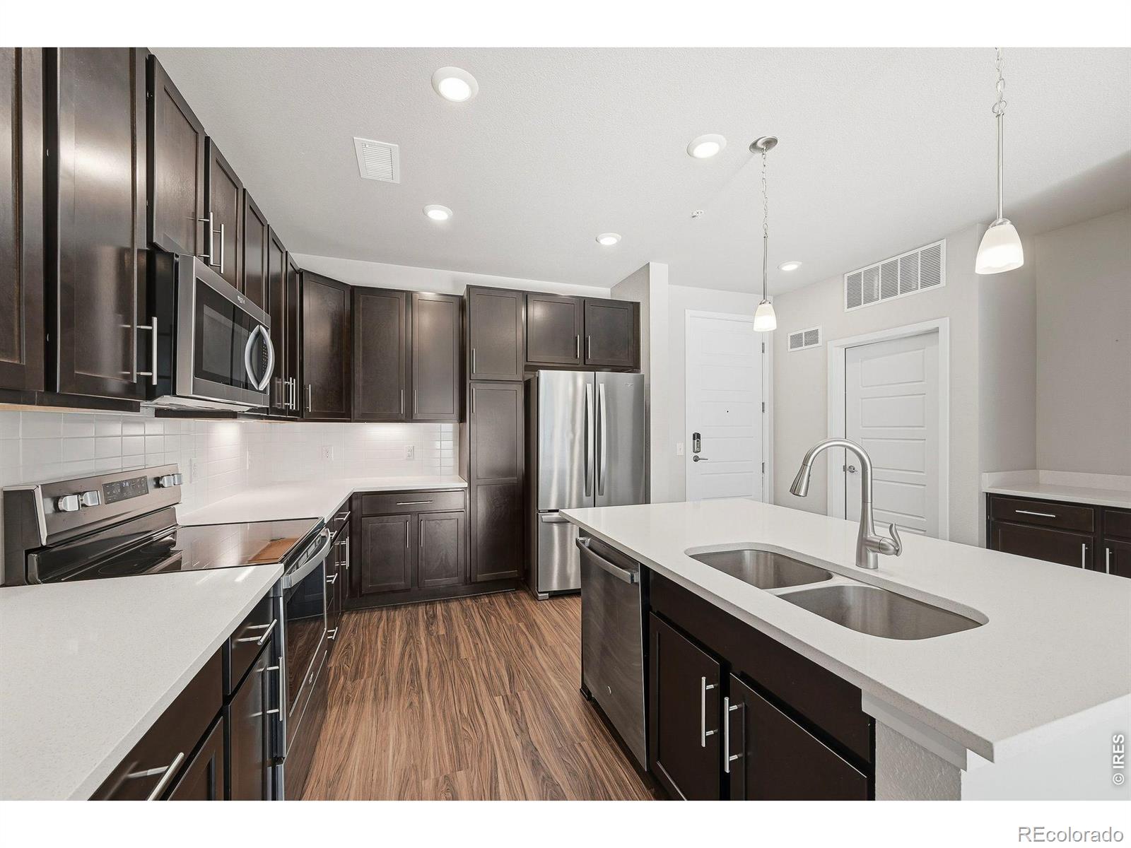 420 E Fremont Place 206