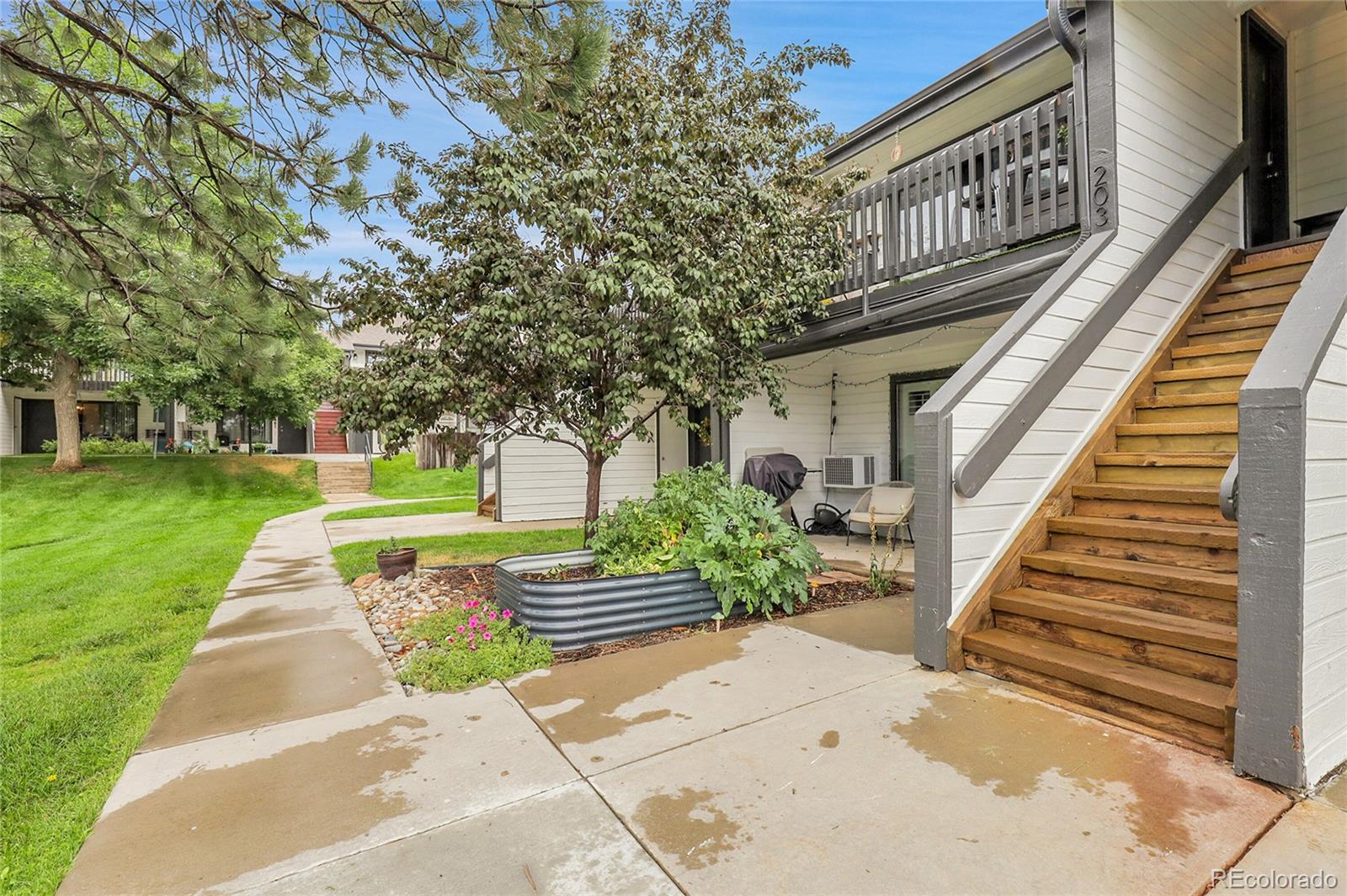 532 Oakwood Drive B102 - Photo 3