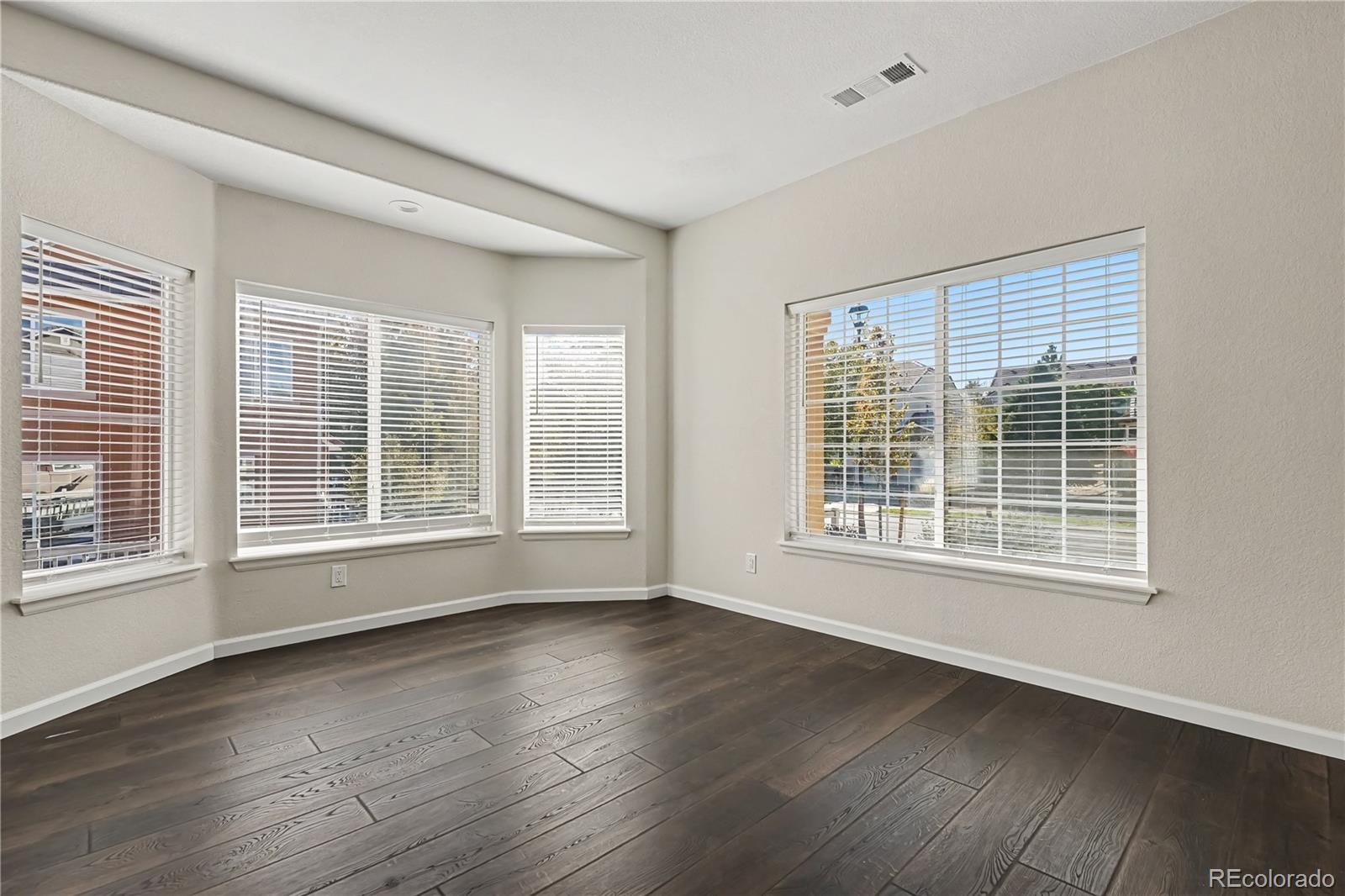 4543 Longs Court