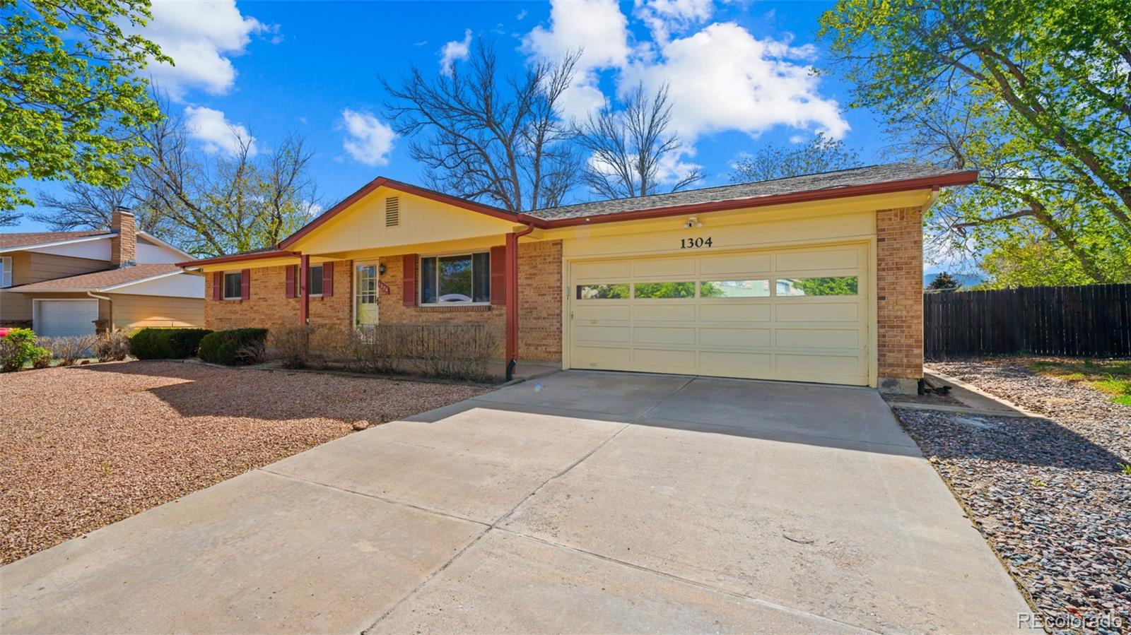 1304 De Reamer Circle