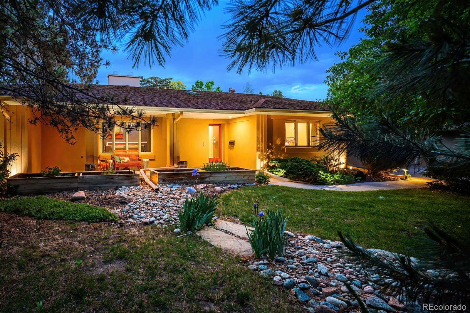 250 S Dahlia Street