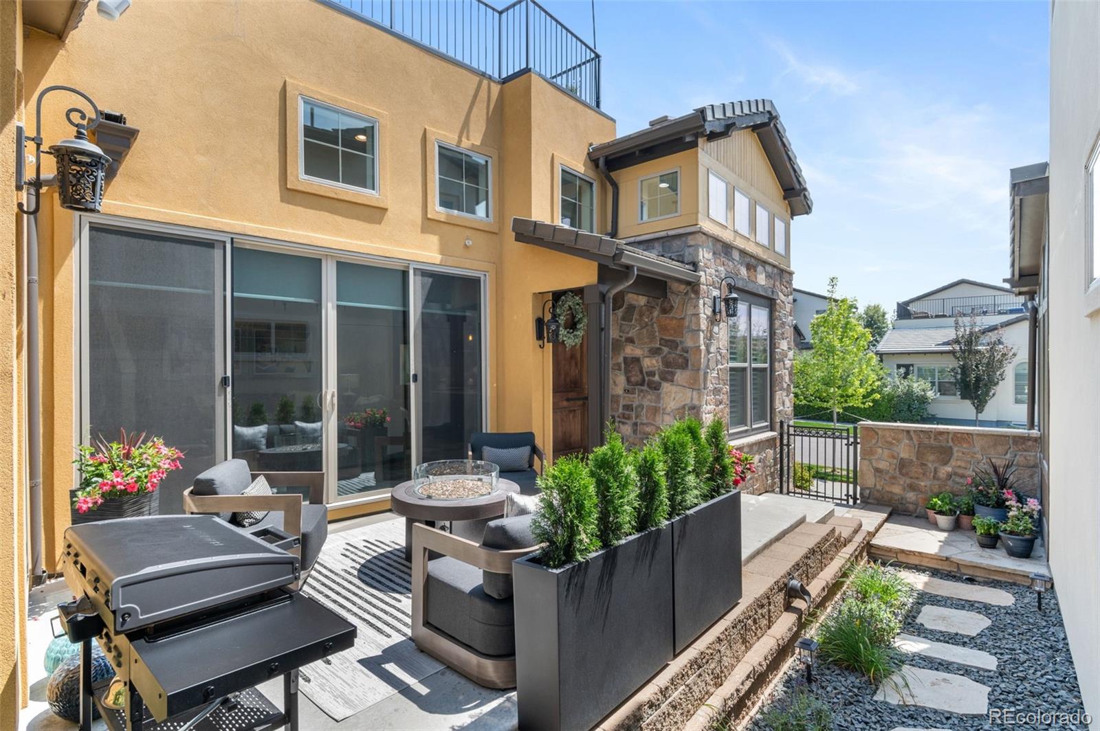 15585 W La Salle Avenue