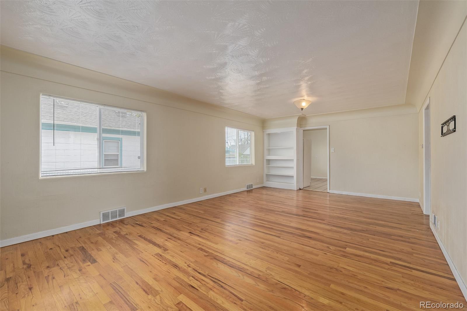 907 4th Avenue A and B