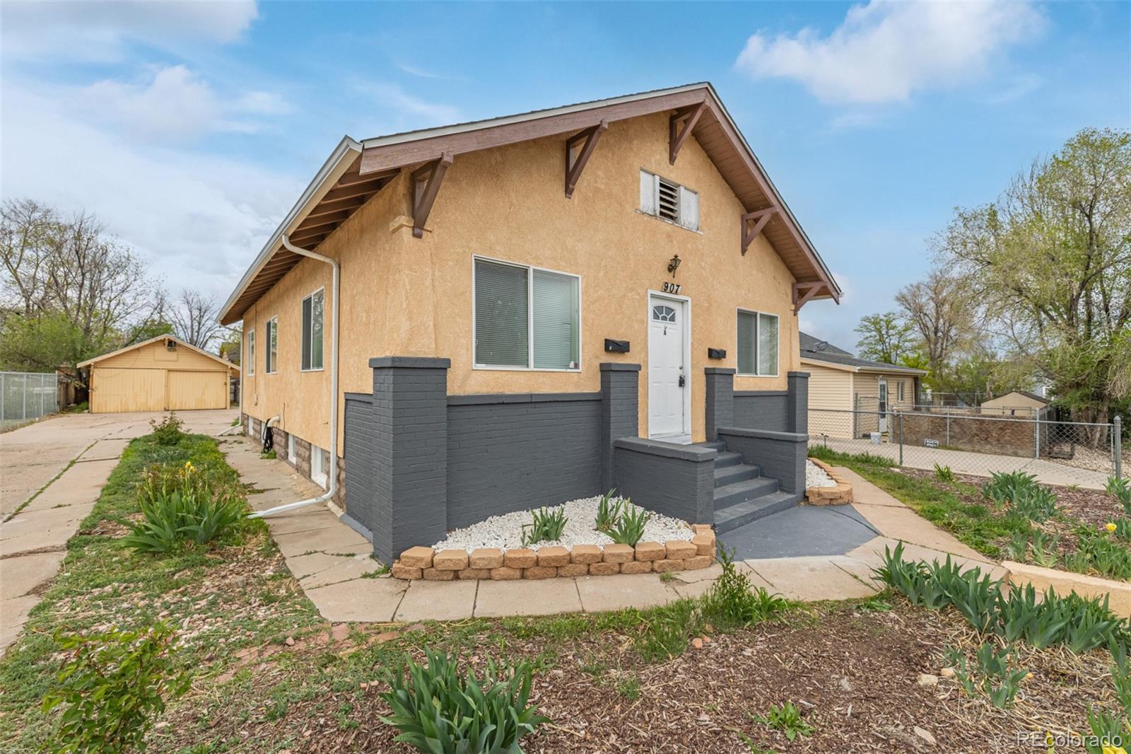 907 4th Avenue A and B