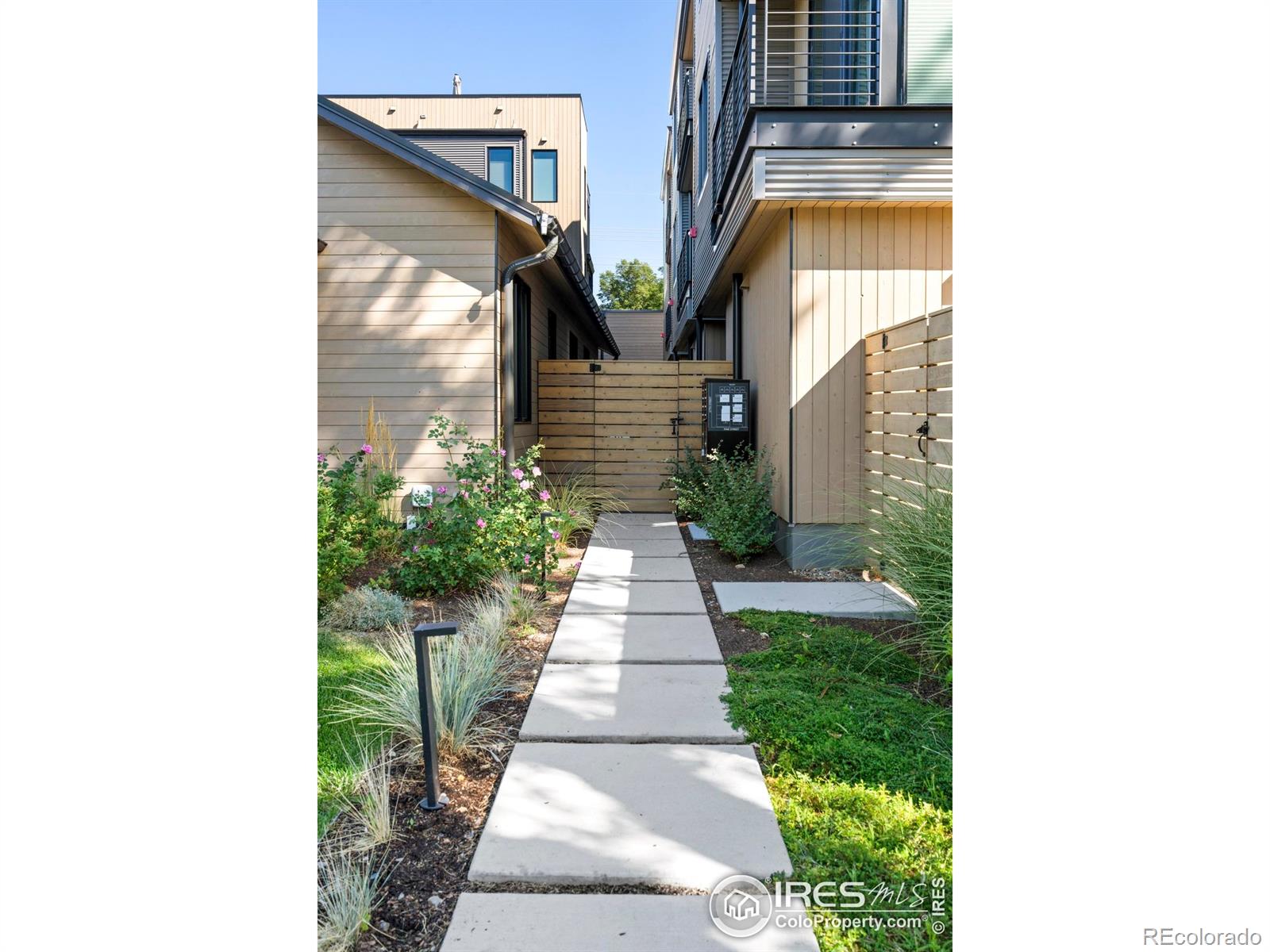 2709 Pine Street