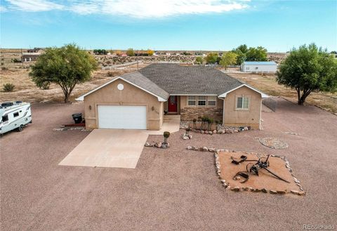 Photo of 1352 N Blue Lake Lane, Pueblo, CO 81007 (MLS # 8133456)
