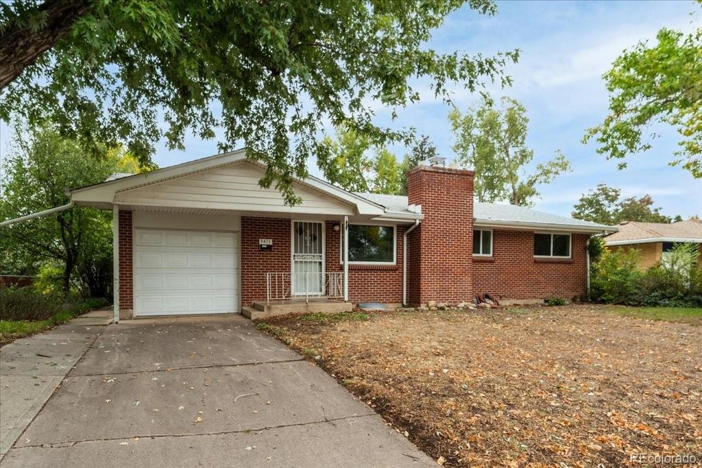 Photo of 3471 W Patterson Place, Littleton, CO 80123 (MLS # 4411297)