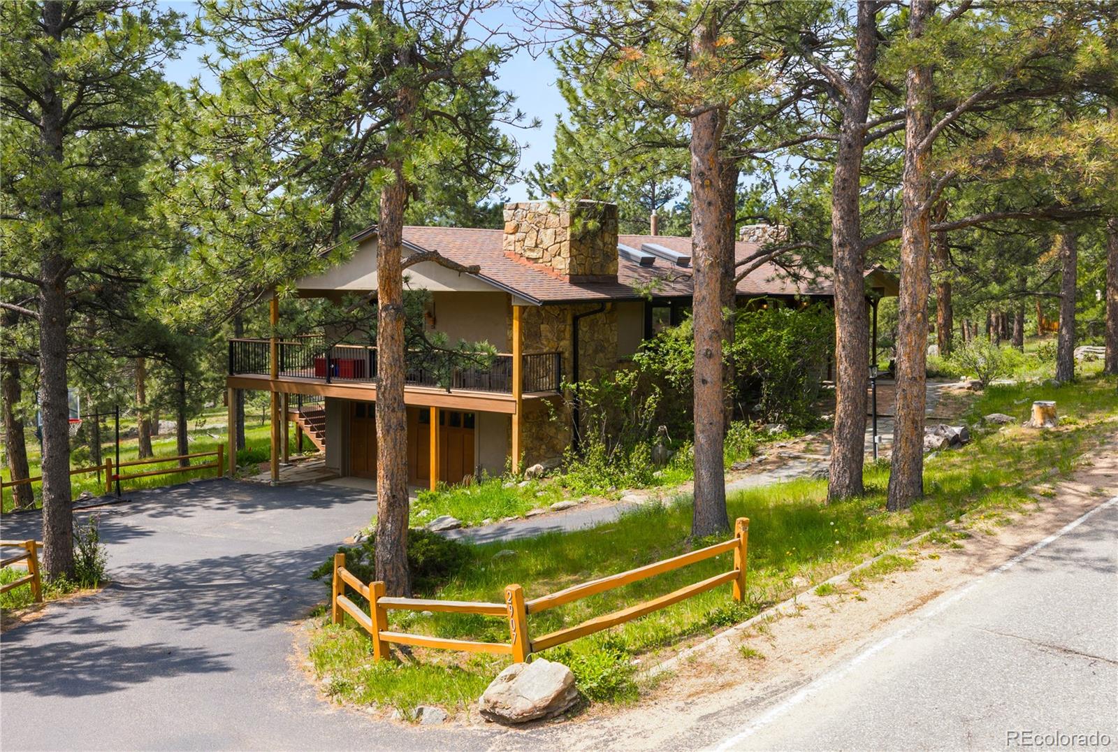 2907 Hiwan Drive