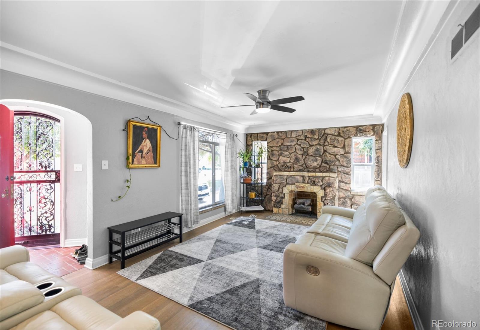 2371 Locust Street