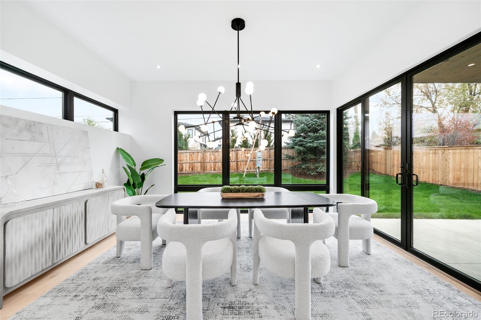 3410 S Bellaire Street