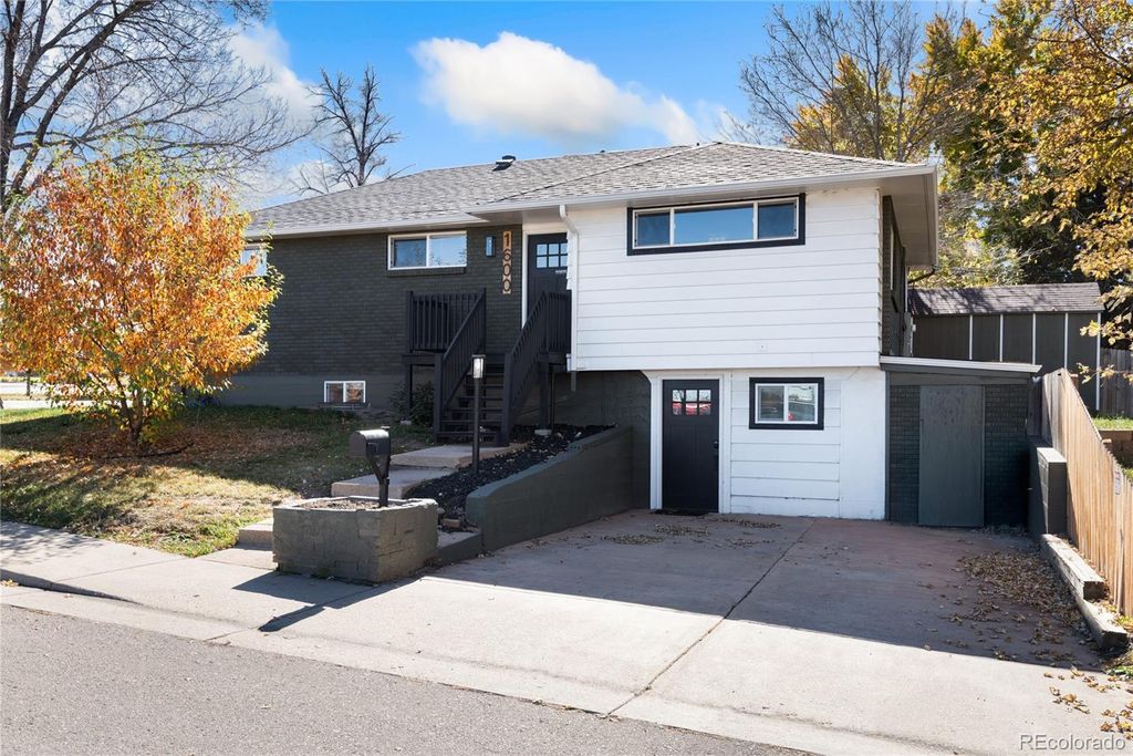 Photo of 1600 W Sheri Lane, Littleton, CO 80120 (MLS # 3977073)