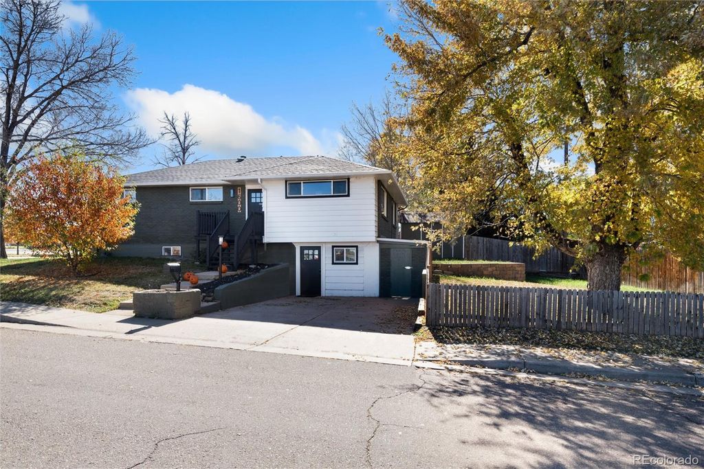 Photo of 1600 W Sheri Lane, Littleton, CO 80120 (MLS # 3977073)