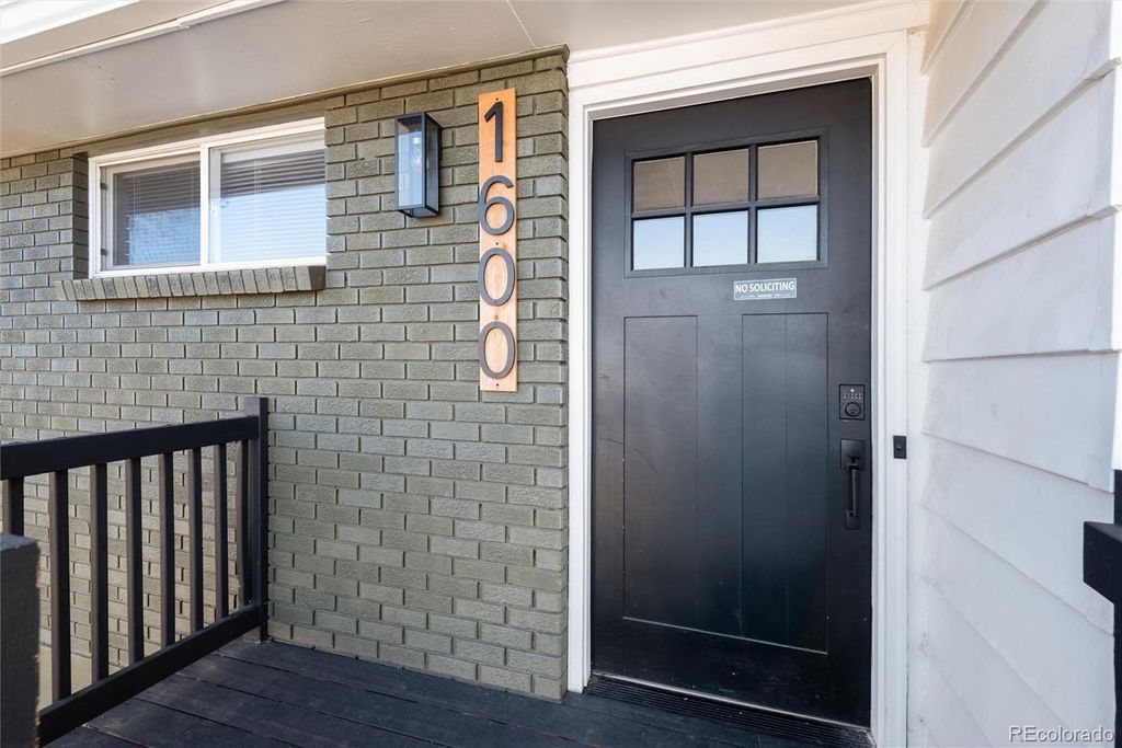 Photo of 1600 W Sheri Lane, Littleton, CO 80120 (MLS # 3977073)