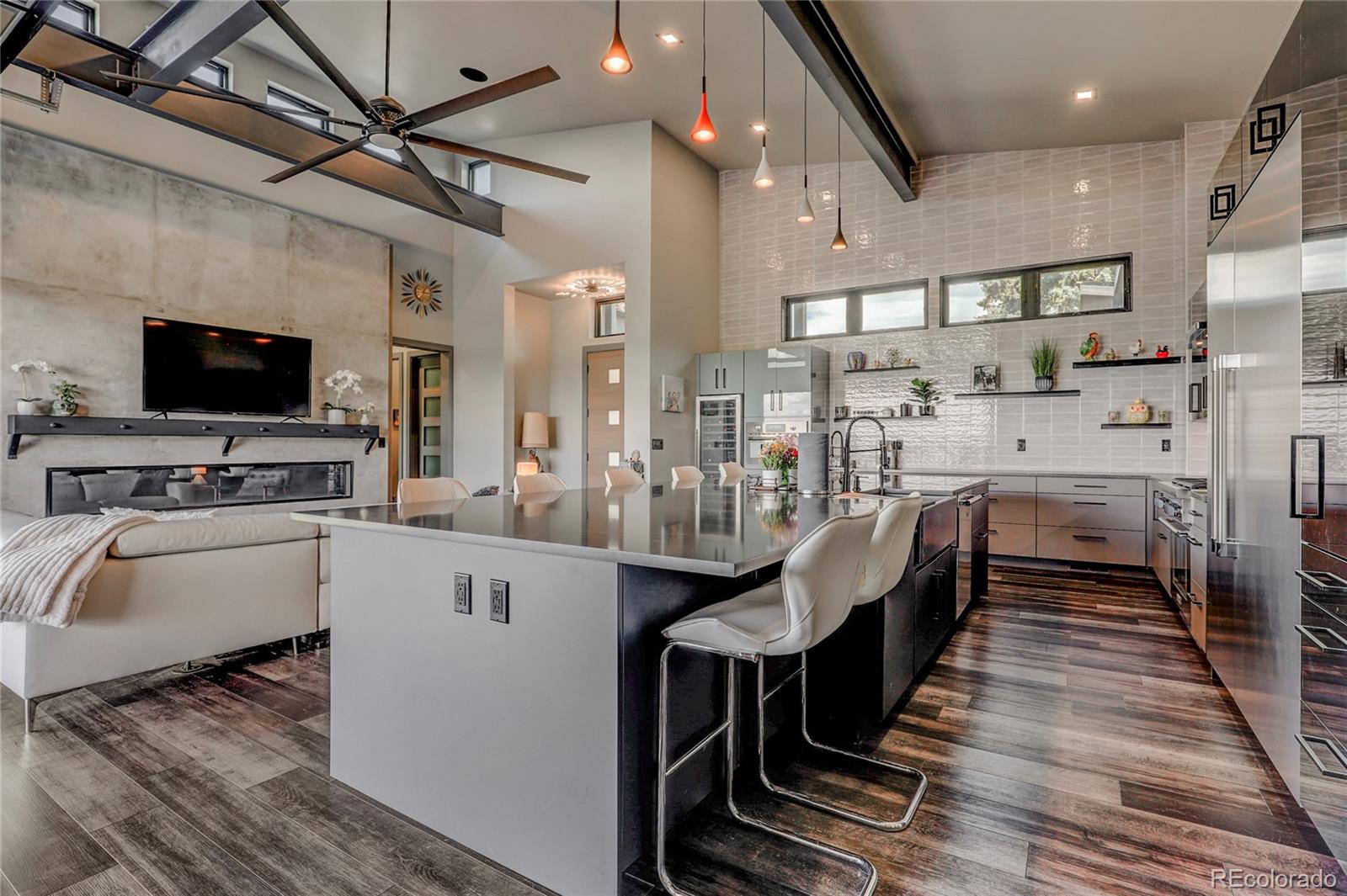 10106 W 69th Place