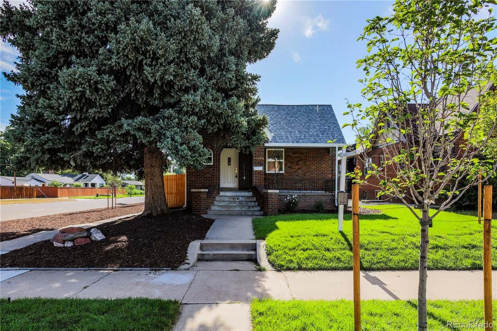 Photo of 2590 Grape Street, Denver, CO 80207 (MLS # 7780839)