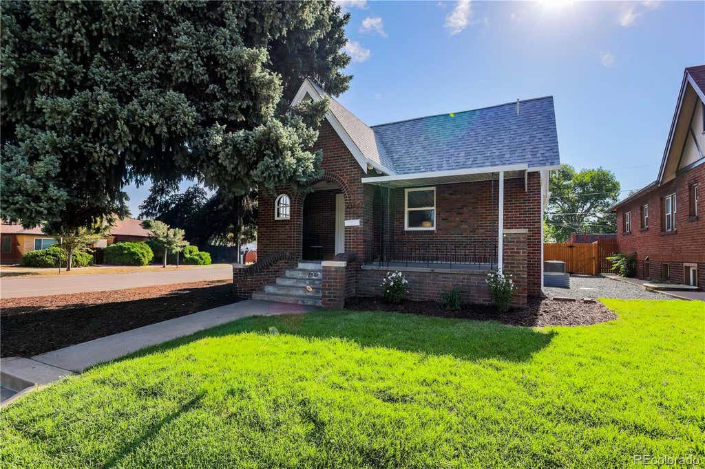 Photo of 2590 Grape Street, Denver, CO 80207 (MLS # 7780839)