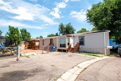 Manufactured Home in Thornton CO 1500 Thornton Parkway.jpg