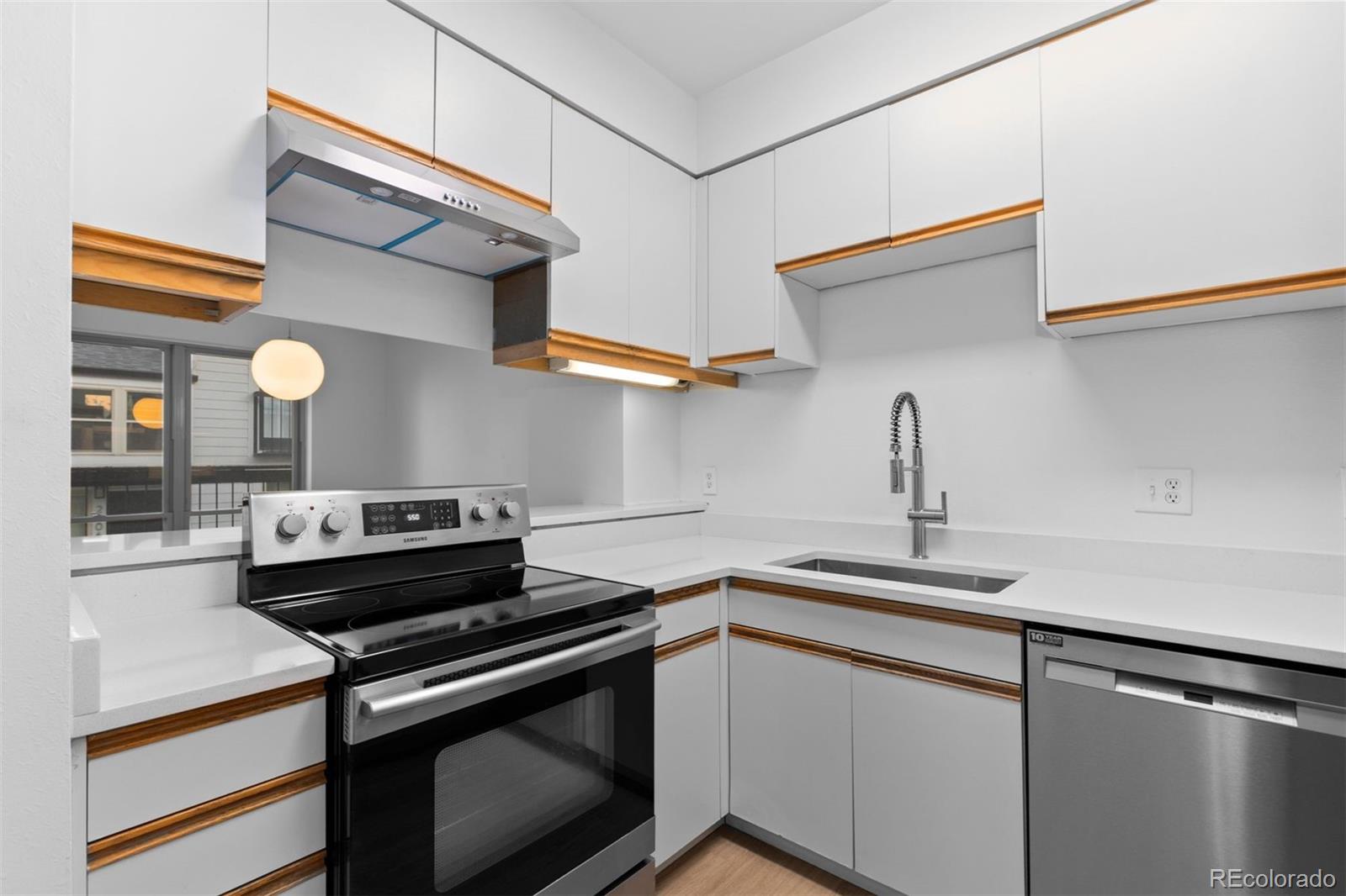 2120 W 31st Avenue 12