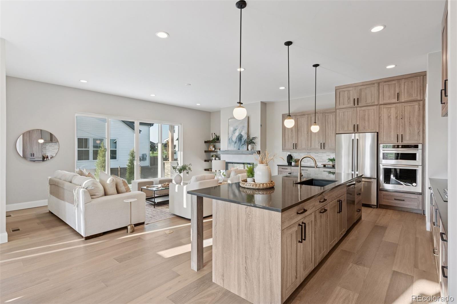 927 William Way