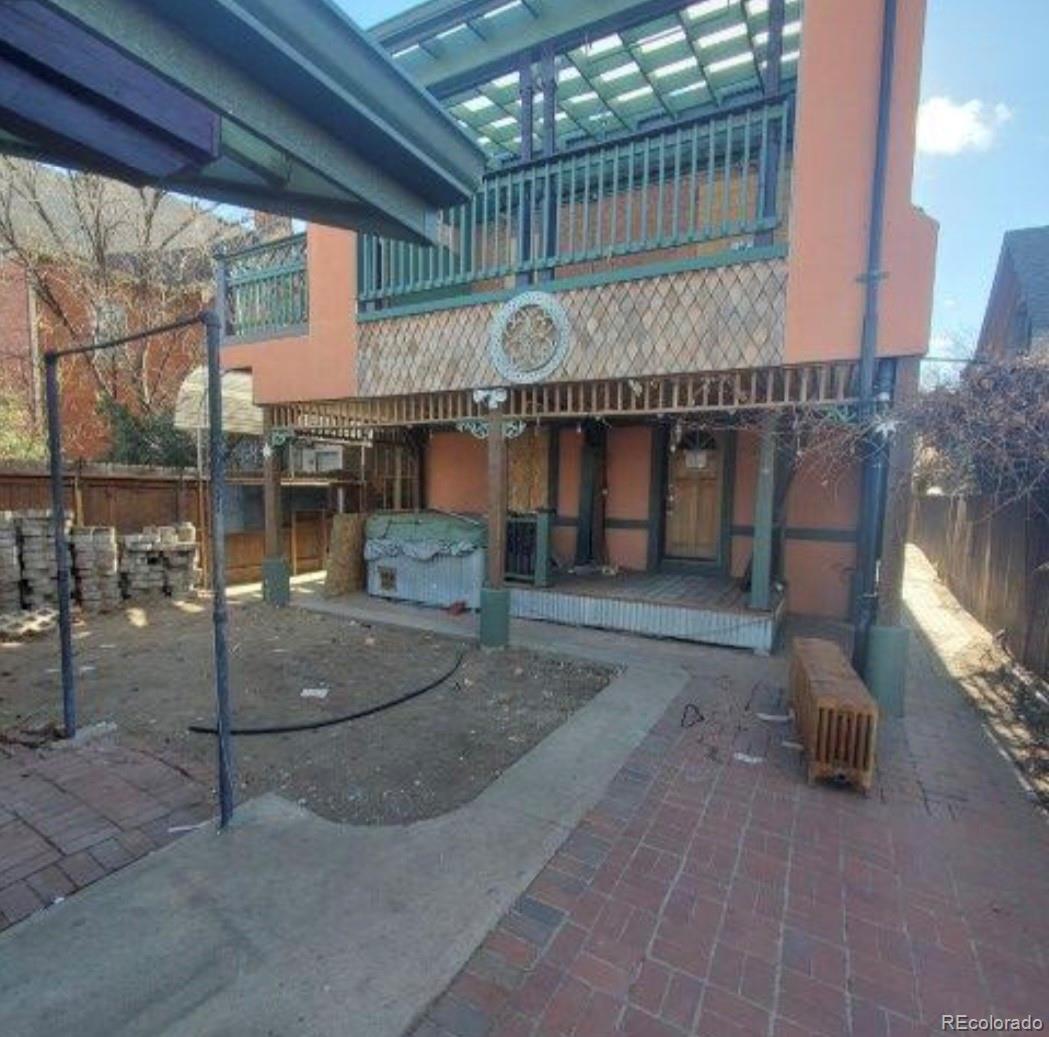 241 W 4th Avenue