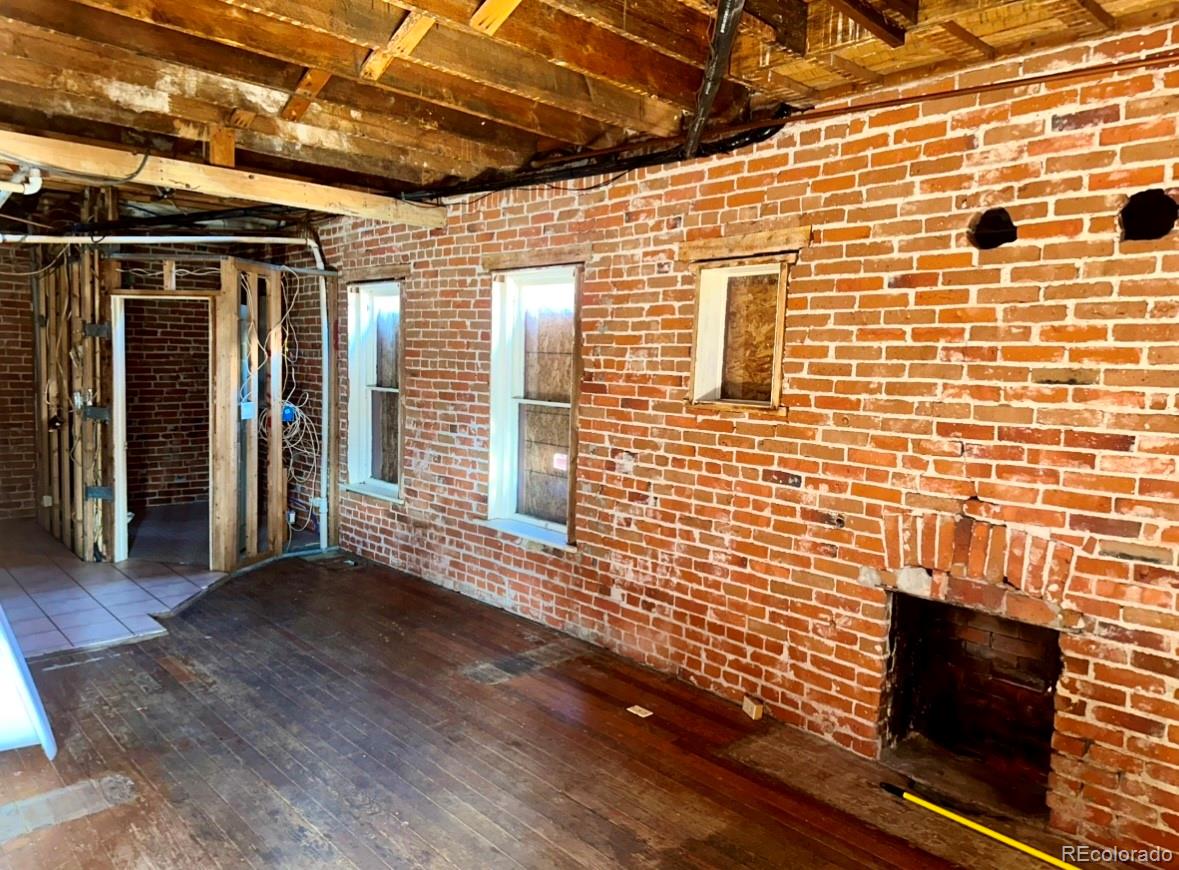 241 W 4th Avenue