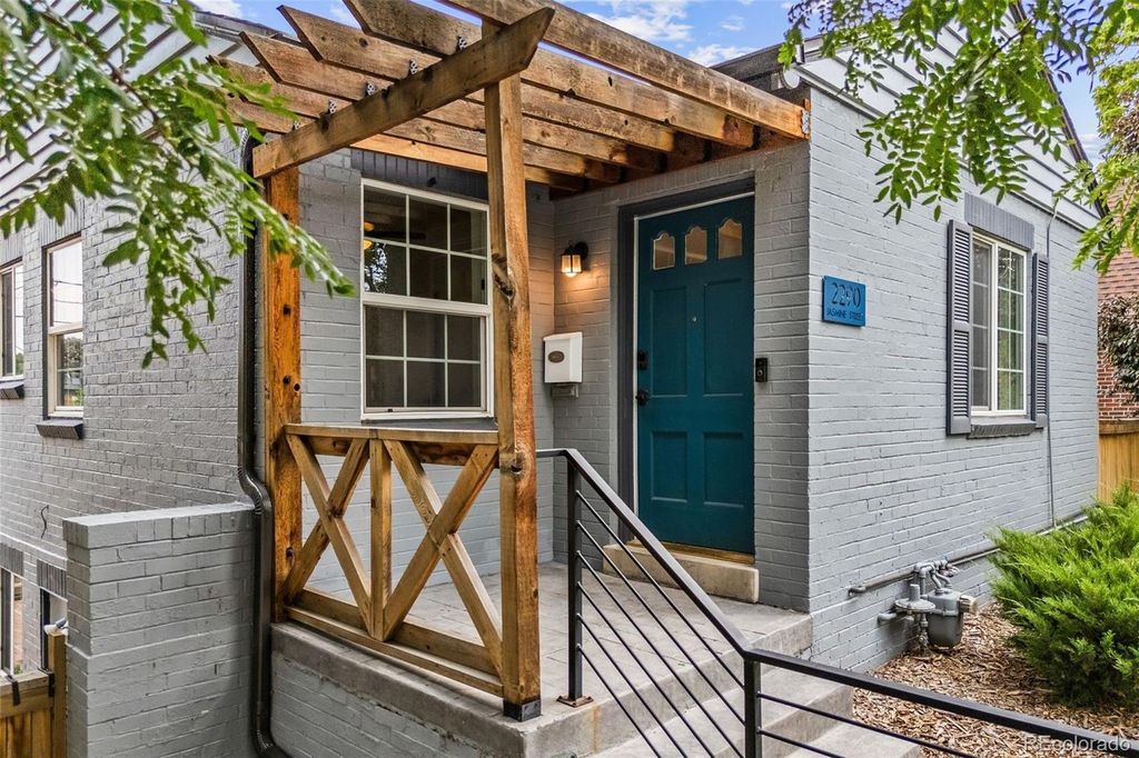 Photo of 2290 Jasmine Street, Denver, CO 80207 (MLS # 4898217)
